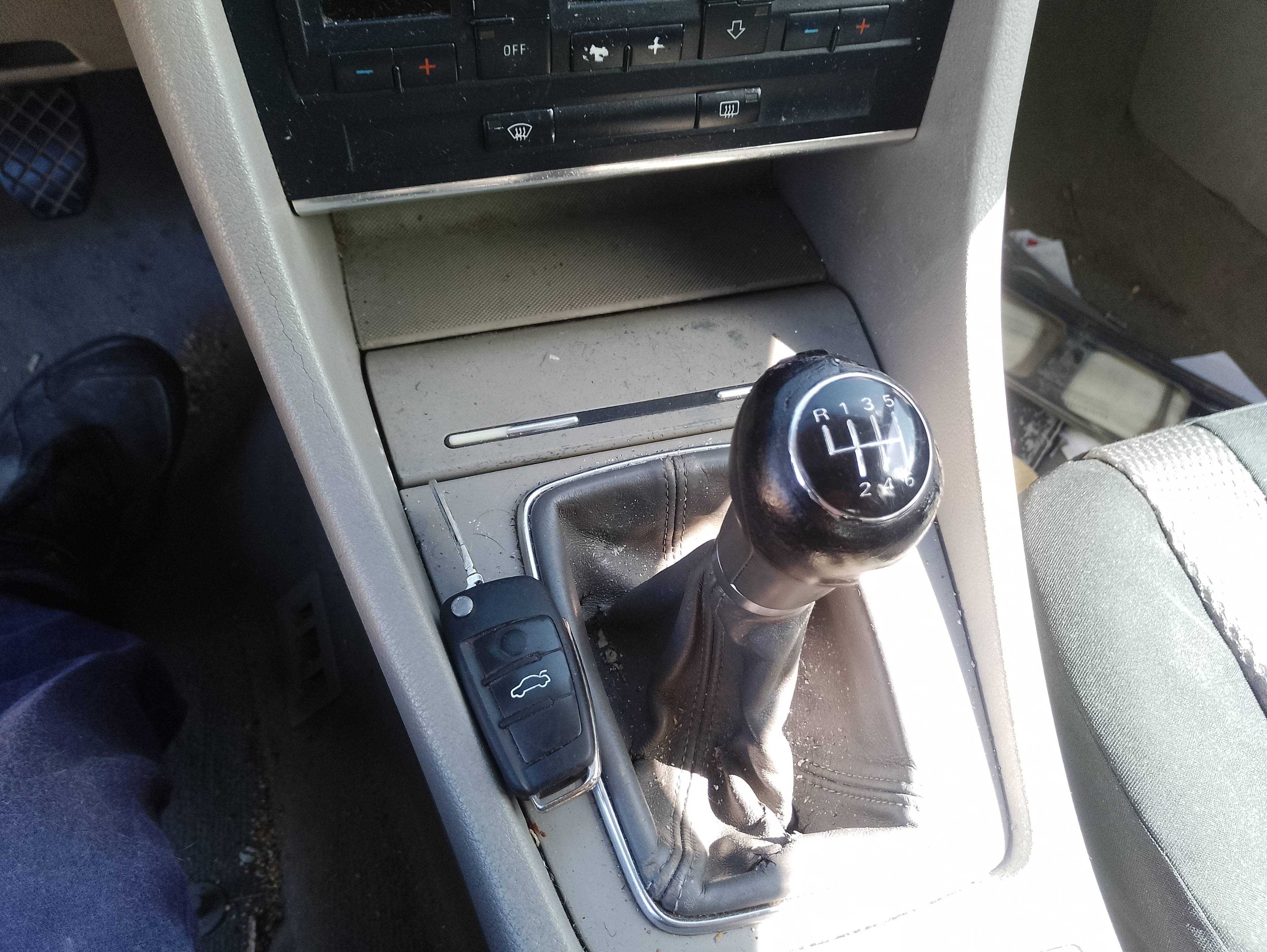 Recambio de palanca cambio para audi a4 avant (8e) 2.0 tdi referencia OEM IAM   
