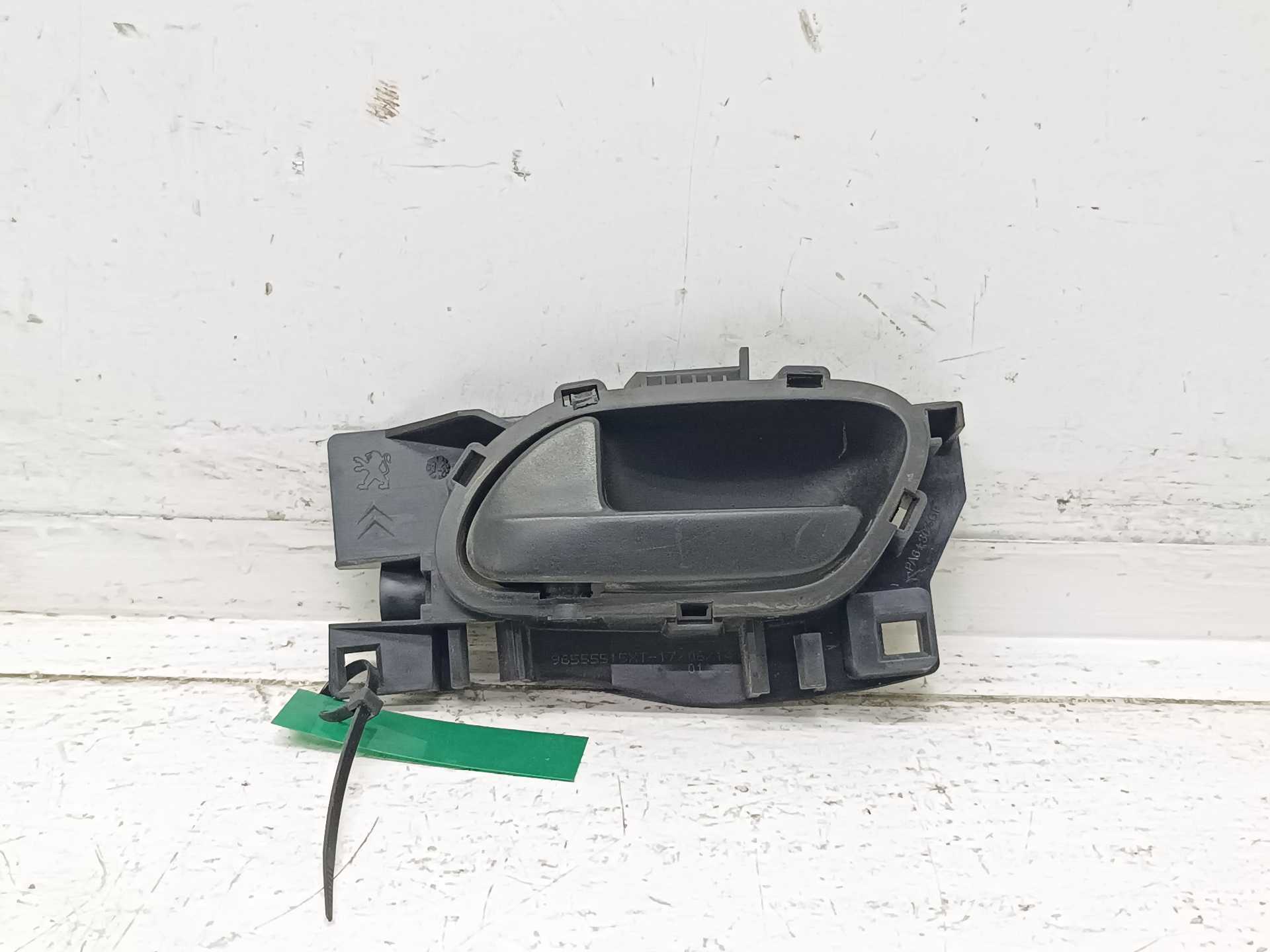 Recambio de maneta interior delantera izquierda para citroën berlingo station wagon xtr referencia OEM IAM 96555515XT  