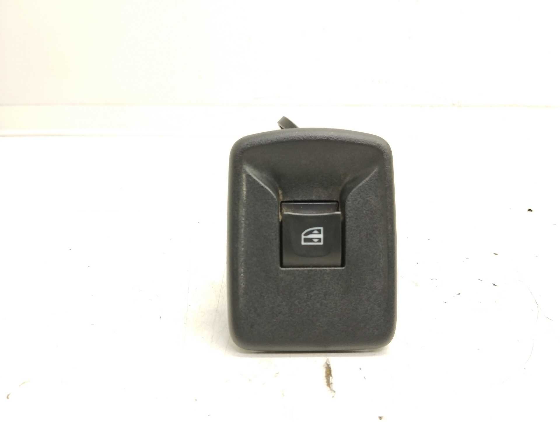 Recambio de mando elevalunas delantero derecho para dacia lodgy comfort referencia OEM IAM 00235634T056  