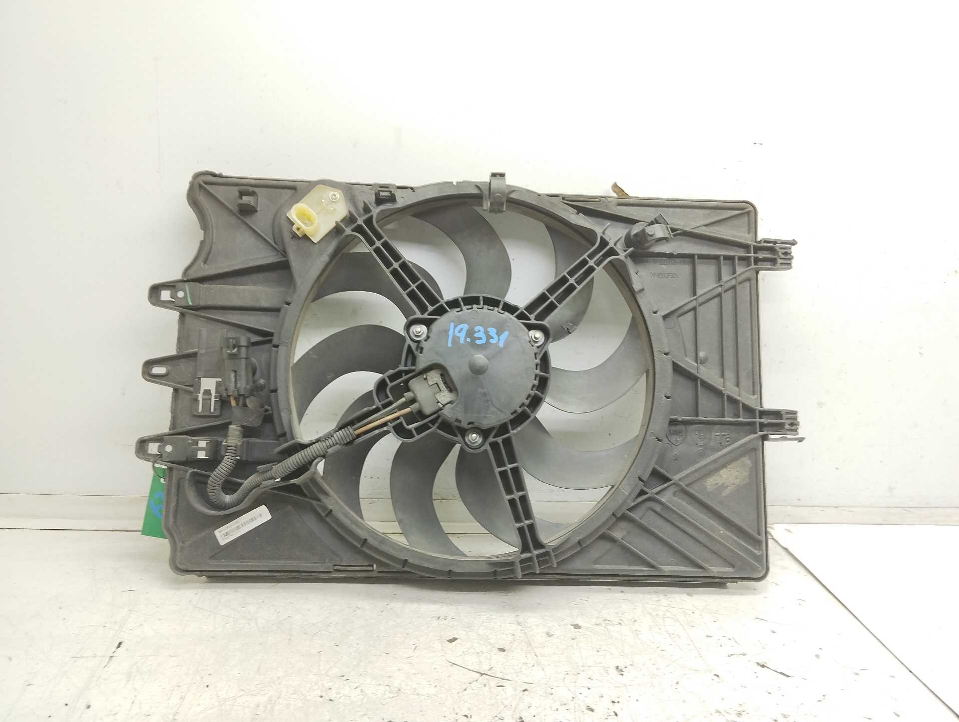 Recambio de electroventilador para fiat 500 l (330) city cross referencia OEM IAM TP222712-1560 52066194 0000052066194