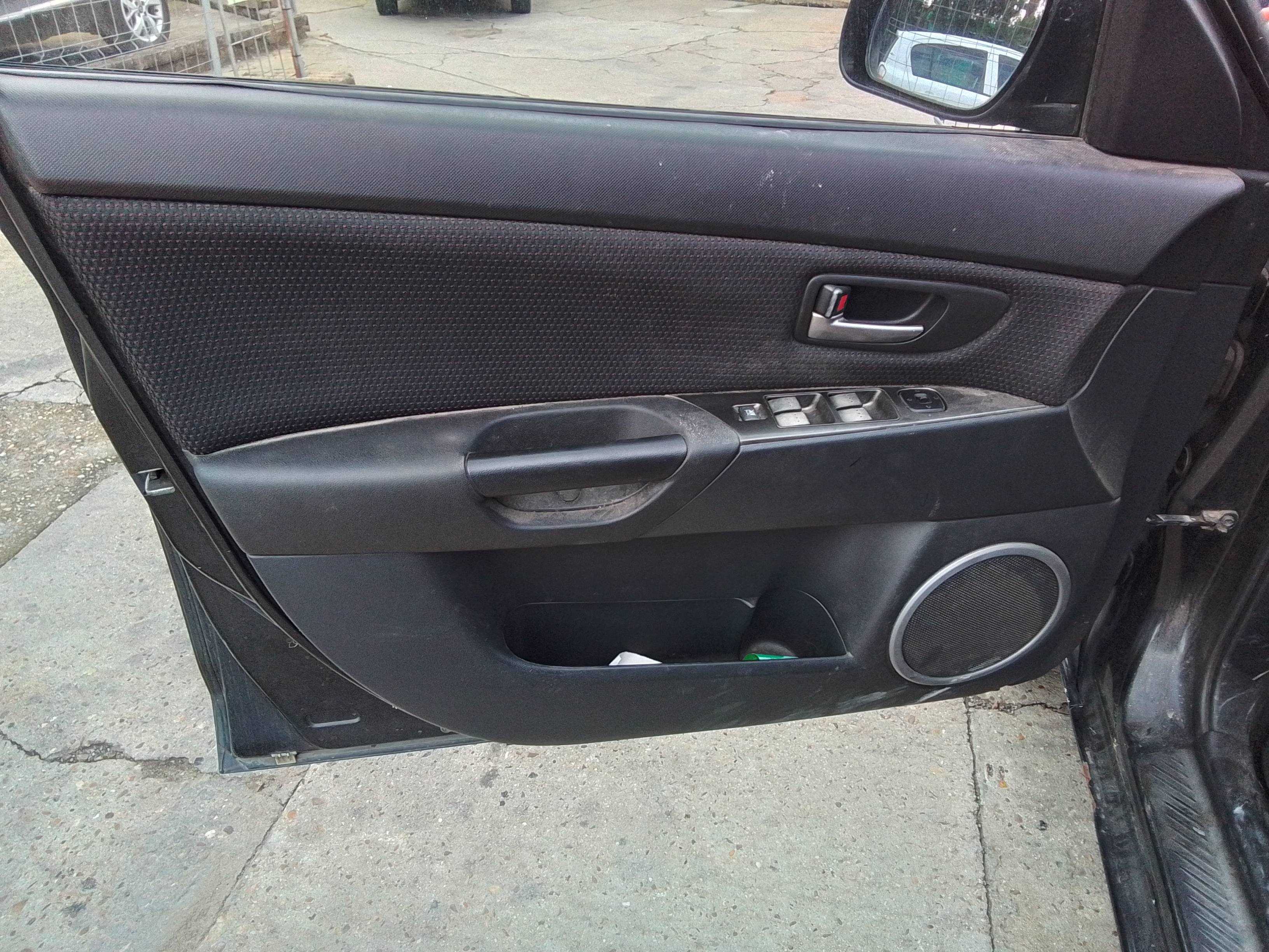 Recambio de guarnecido puerta delantera izquierda para mazda 3 berlina (bk) 1.6 vvt active referencia OEM IAM   