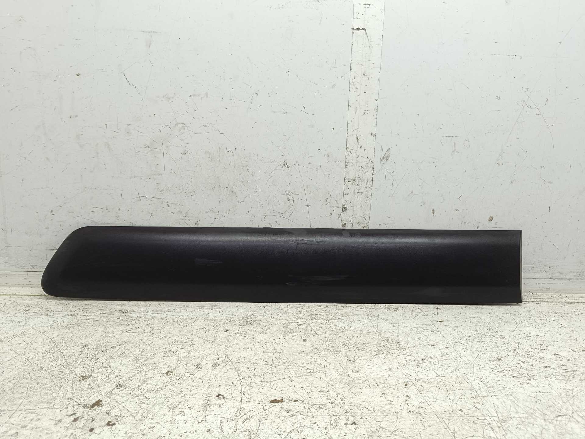 Recambio de moldura para peugeot partner kasten l1 confort pack referencia OEM IAM 9681645077  