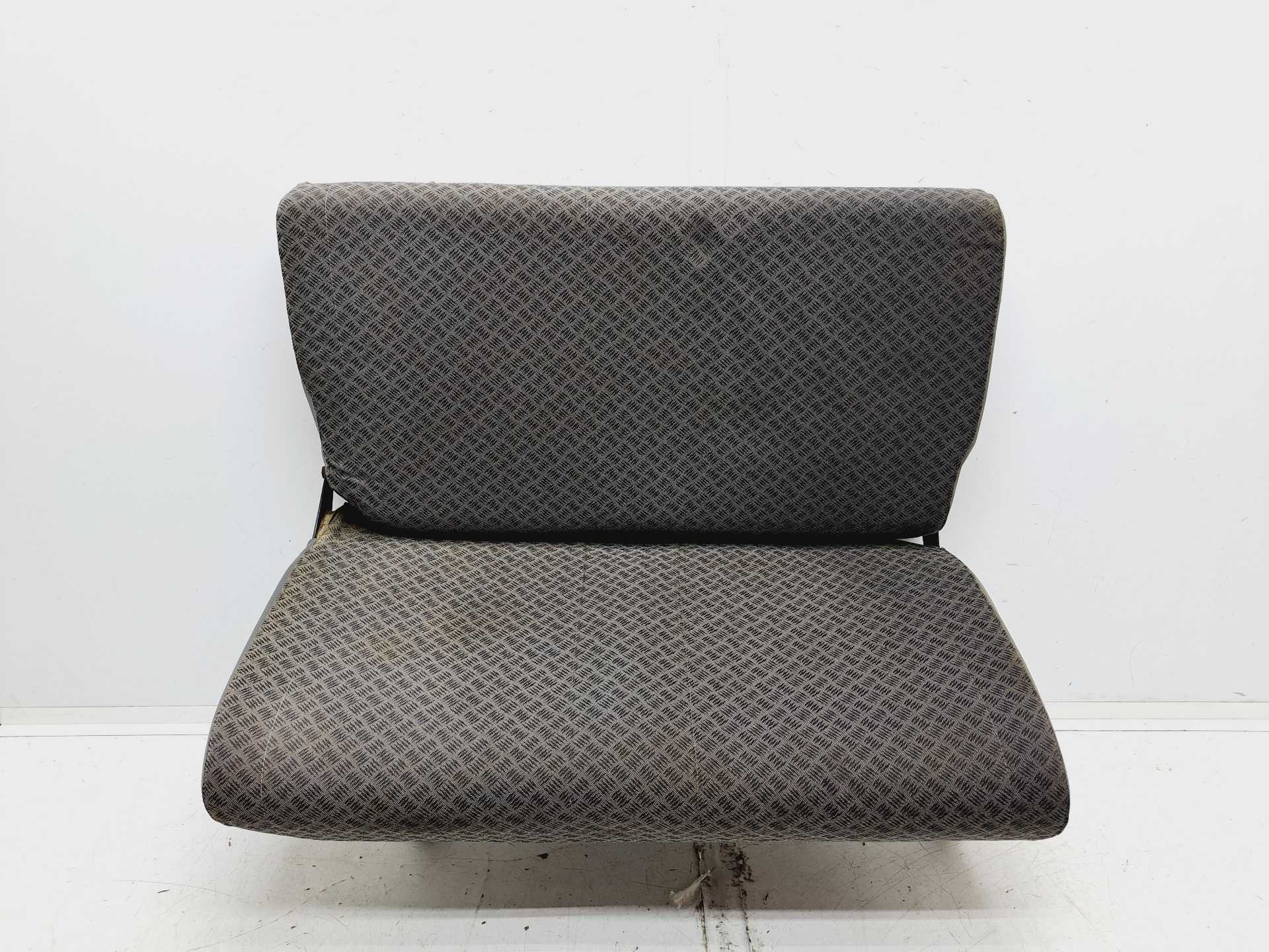 Recambio de asientos traseros para land rover defender (ld) 2.5 td5 referencia OEM IAM   
