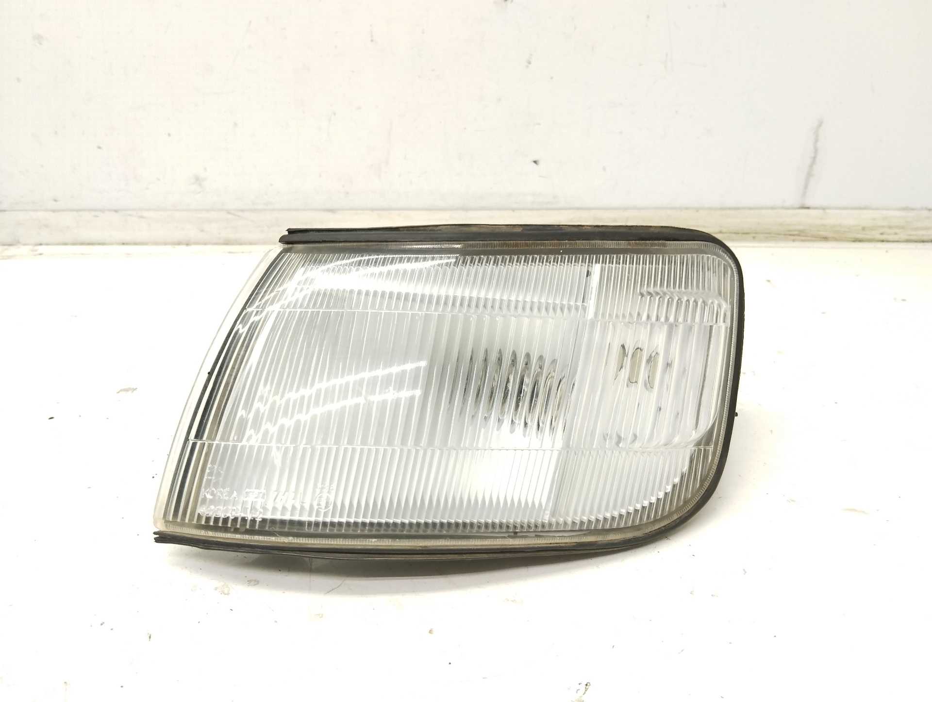 Recambio de piloto delantero izquierdo para hyundai galloper santamo santamo referencia OEM IAM 92303M20  