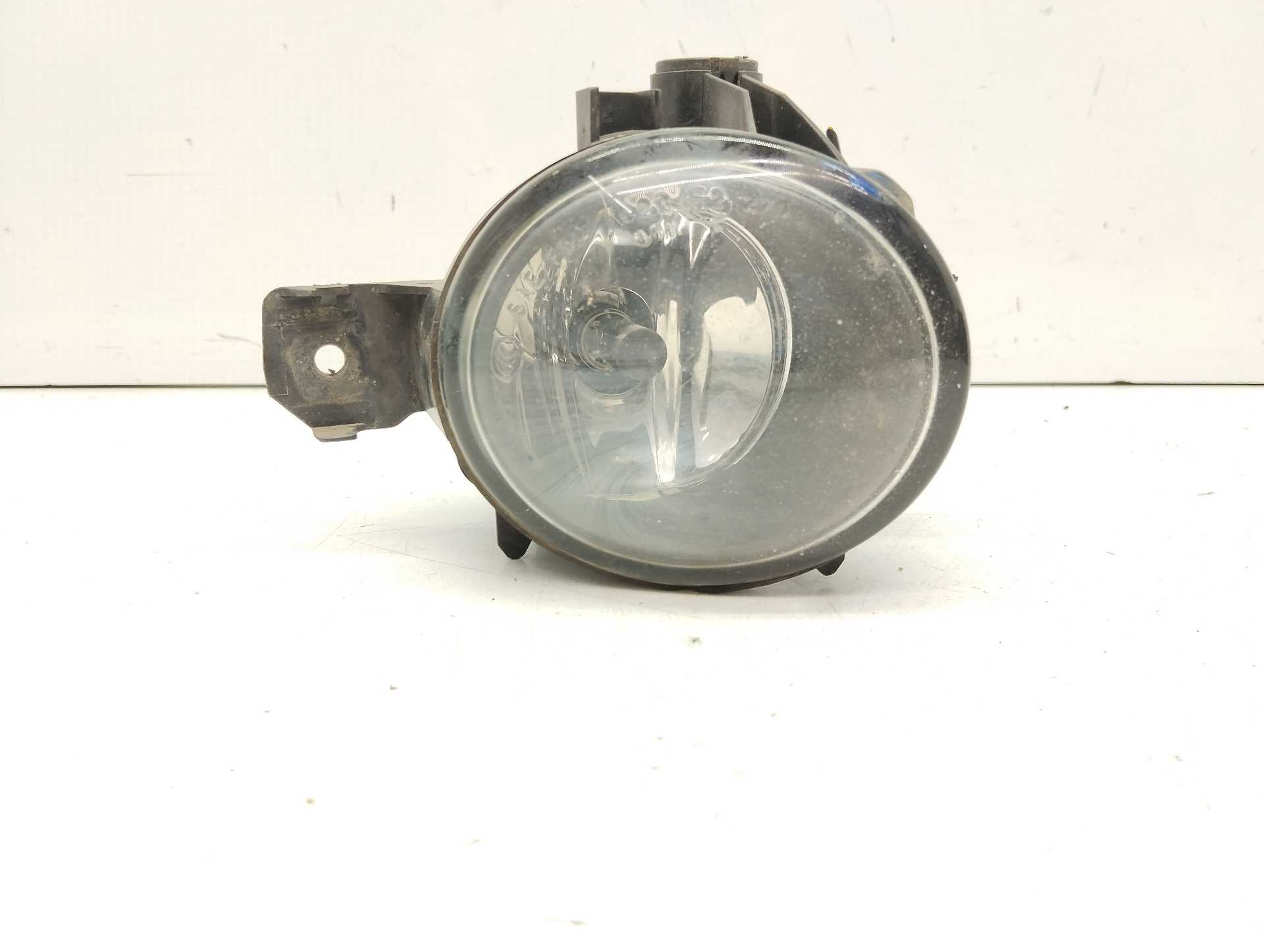Recambio de faro antiniebla derecho para bmw serie 1 berlina (e81/e87) referencia OEM IAM 89203662 VALEO 