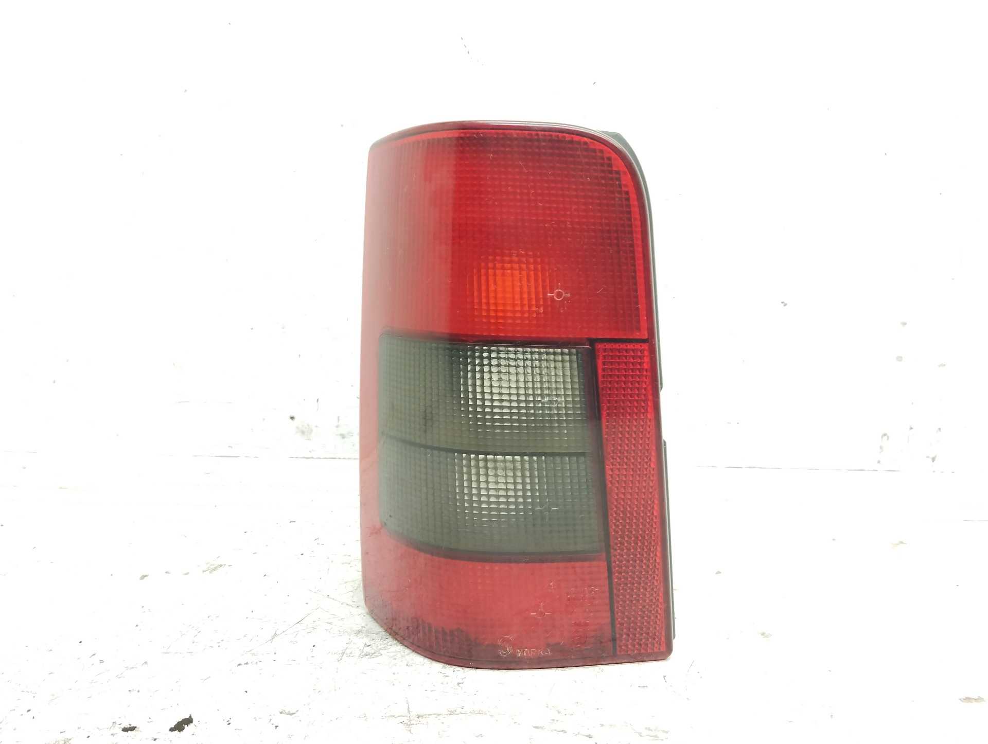 Recambio de porton trasero izquierdo para citroën berlingo referencia OEM IAM 9621303280  