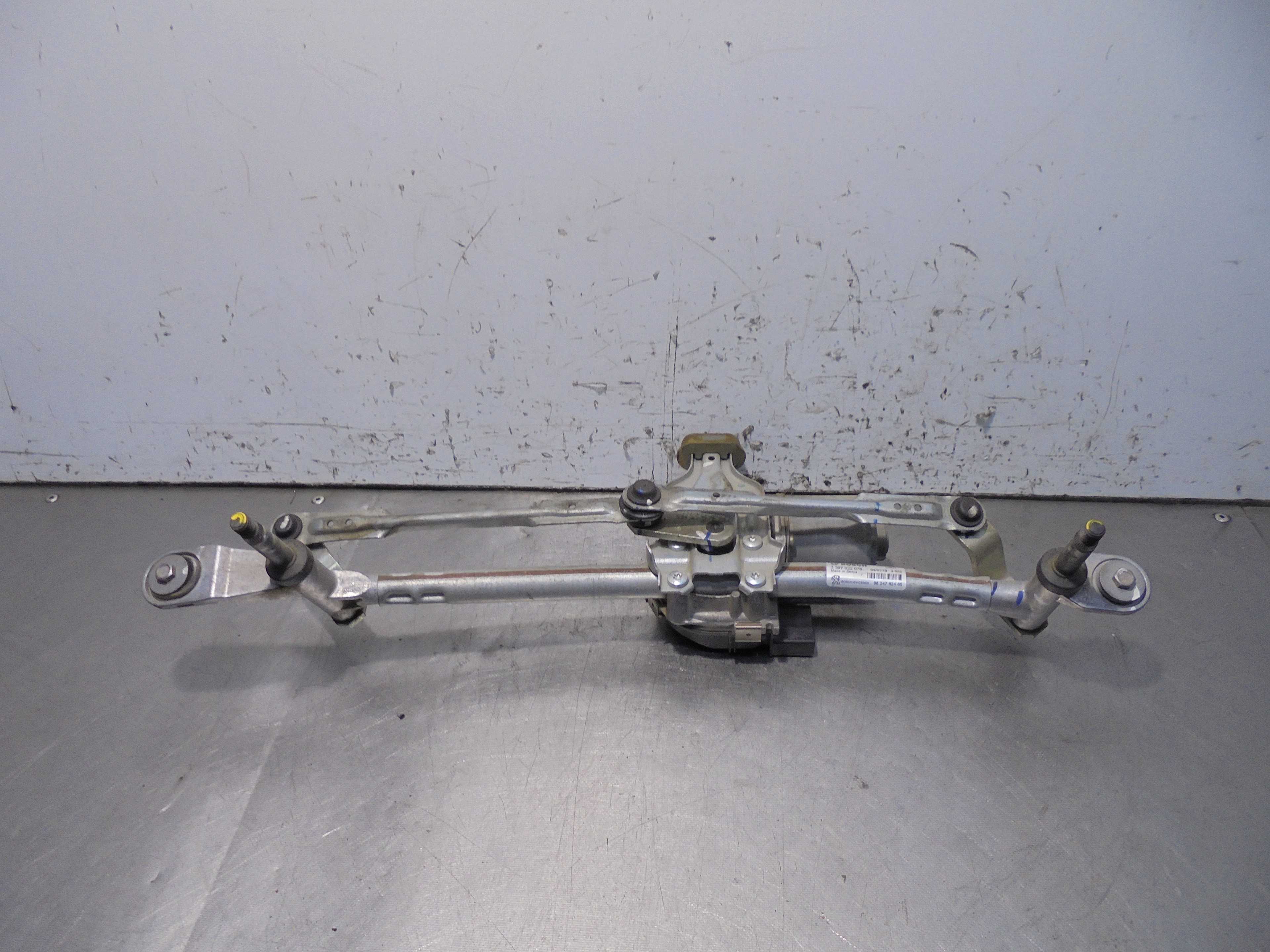Recambio de motor limpia delantero para peugeot 3008 active referencia OEM IAM 9824762480 1397225003 BOSCH