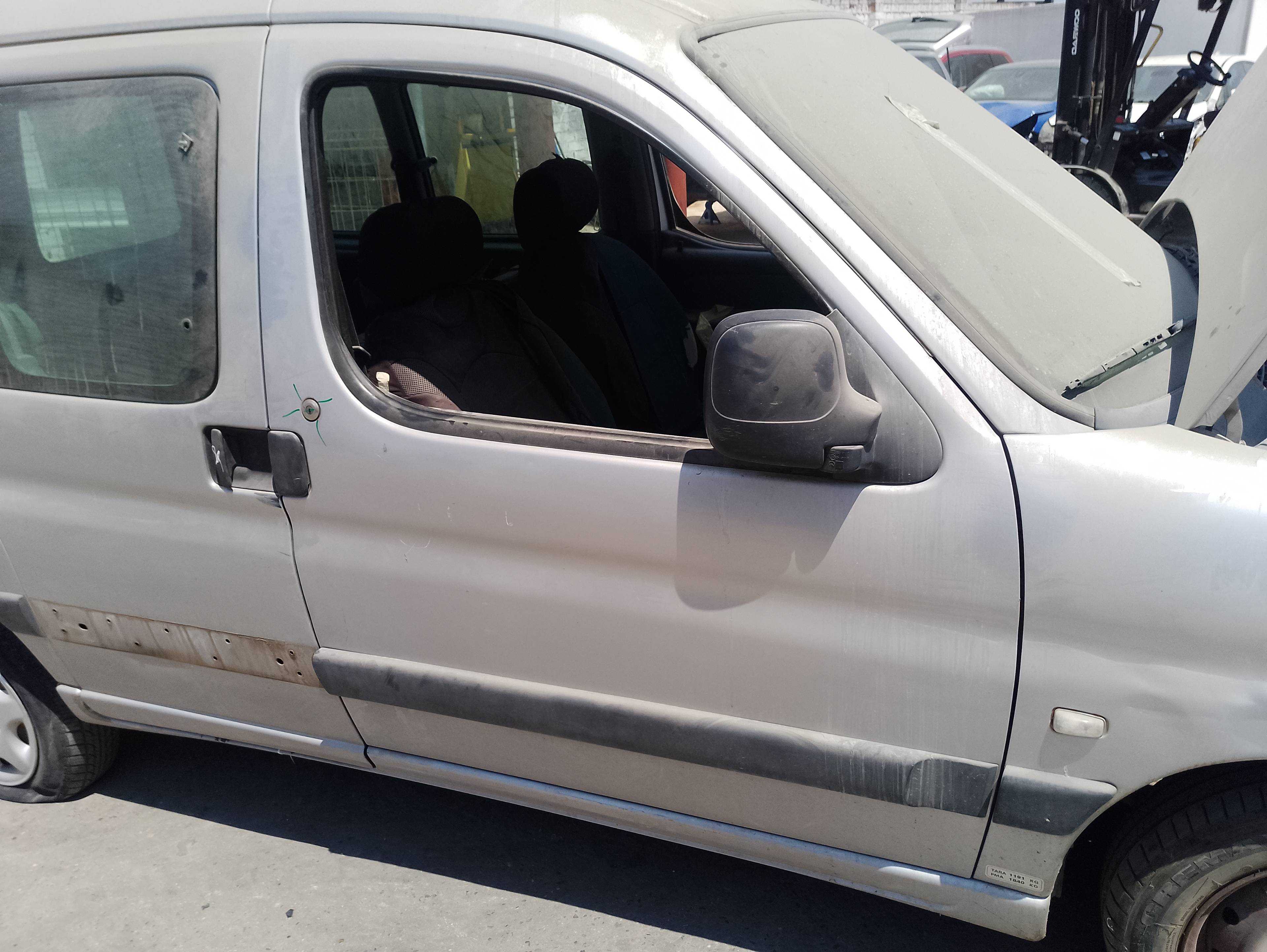 Recambio de puerta delantera derecha para peugeot partner (s1) referencia OEM IAM   