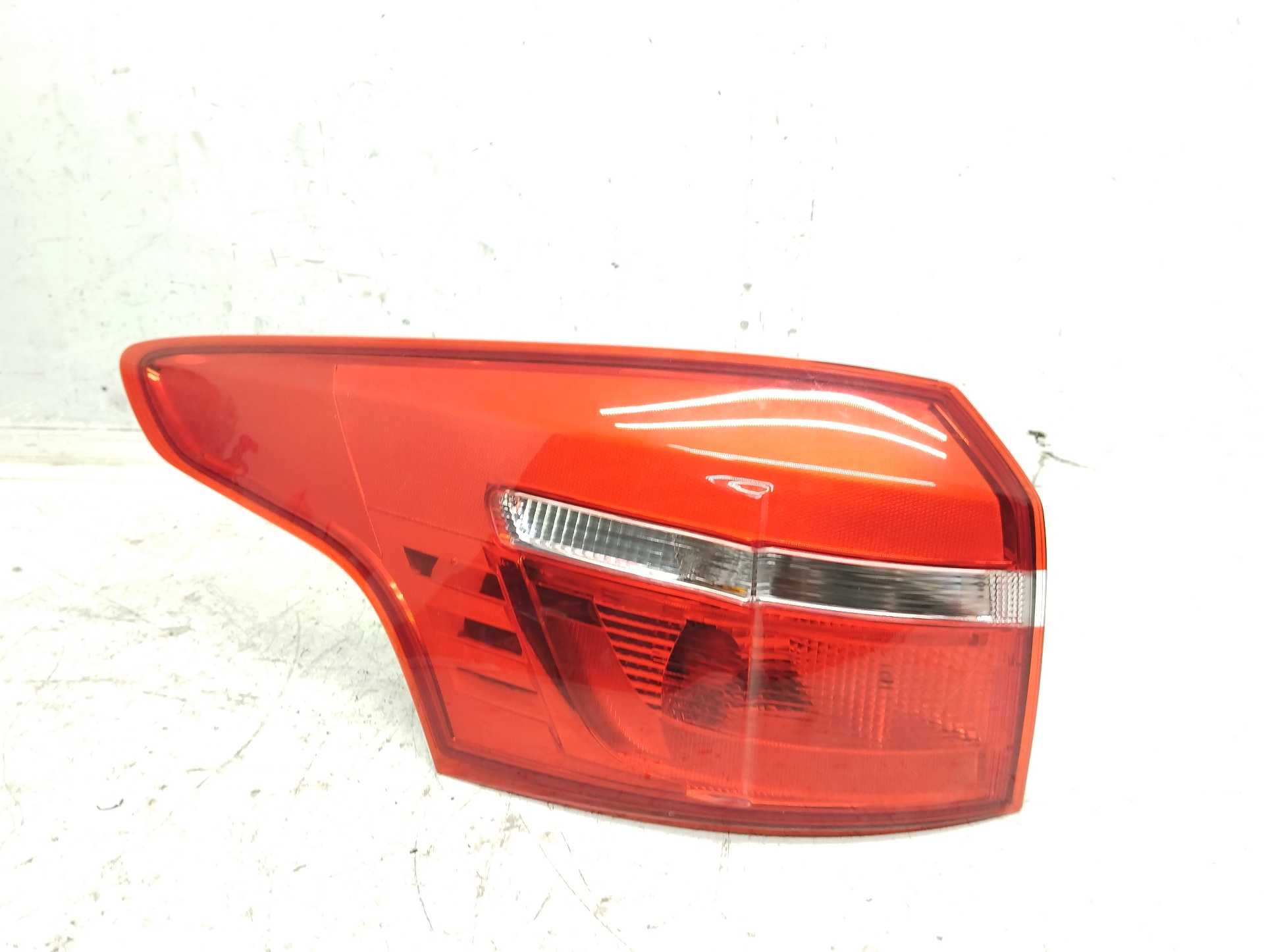 Recambio de piloto trasero izquierdo para ford focus lim. (cb8) sport referencia OEM IAM F1EB13405EA 2033124 