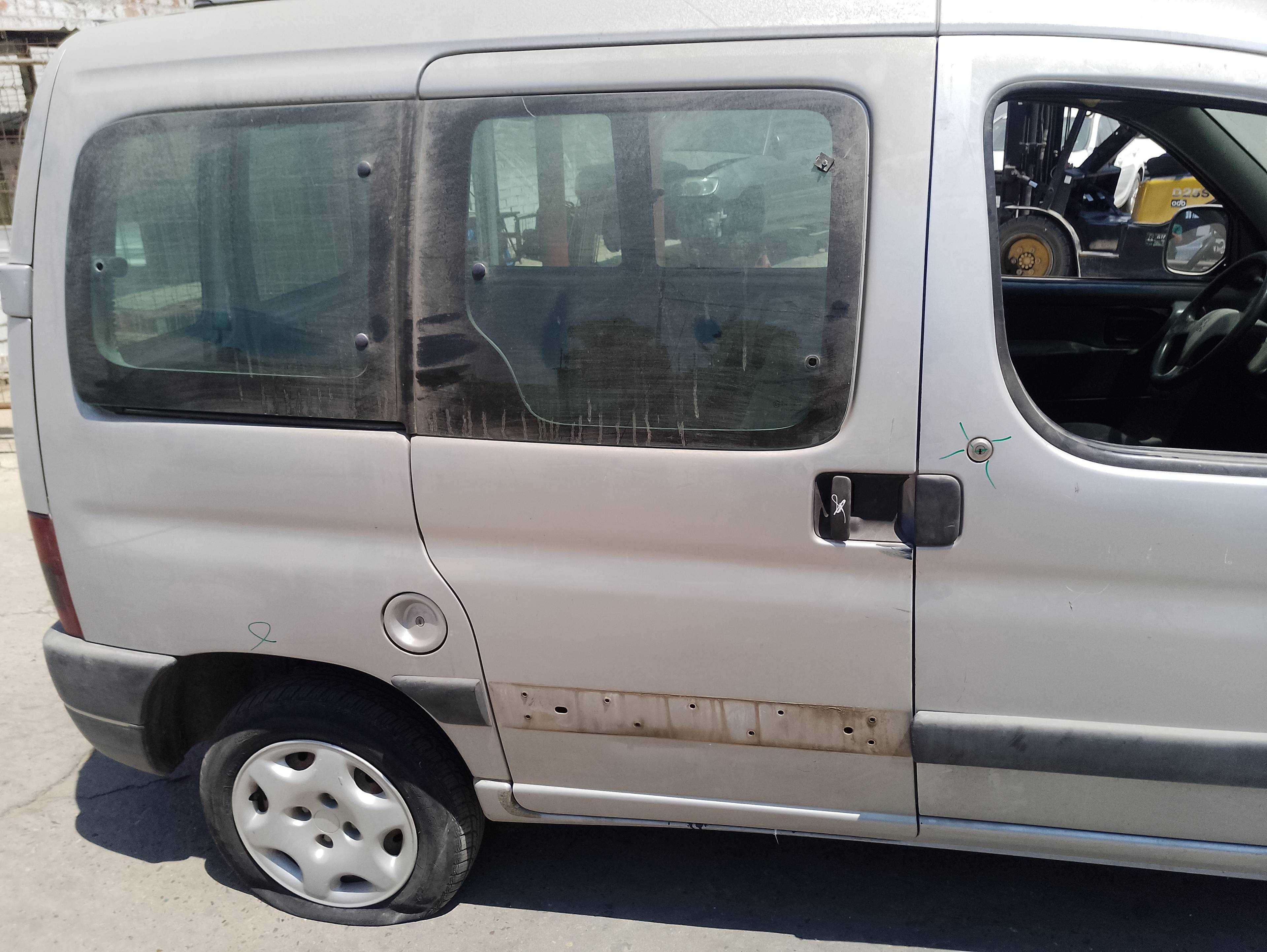 Recambio de puerta lateral corredera derecha para peugeot partner (s1) referencia OEM IAM   