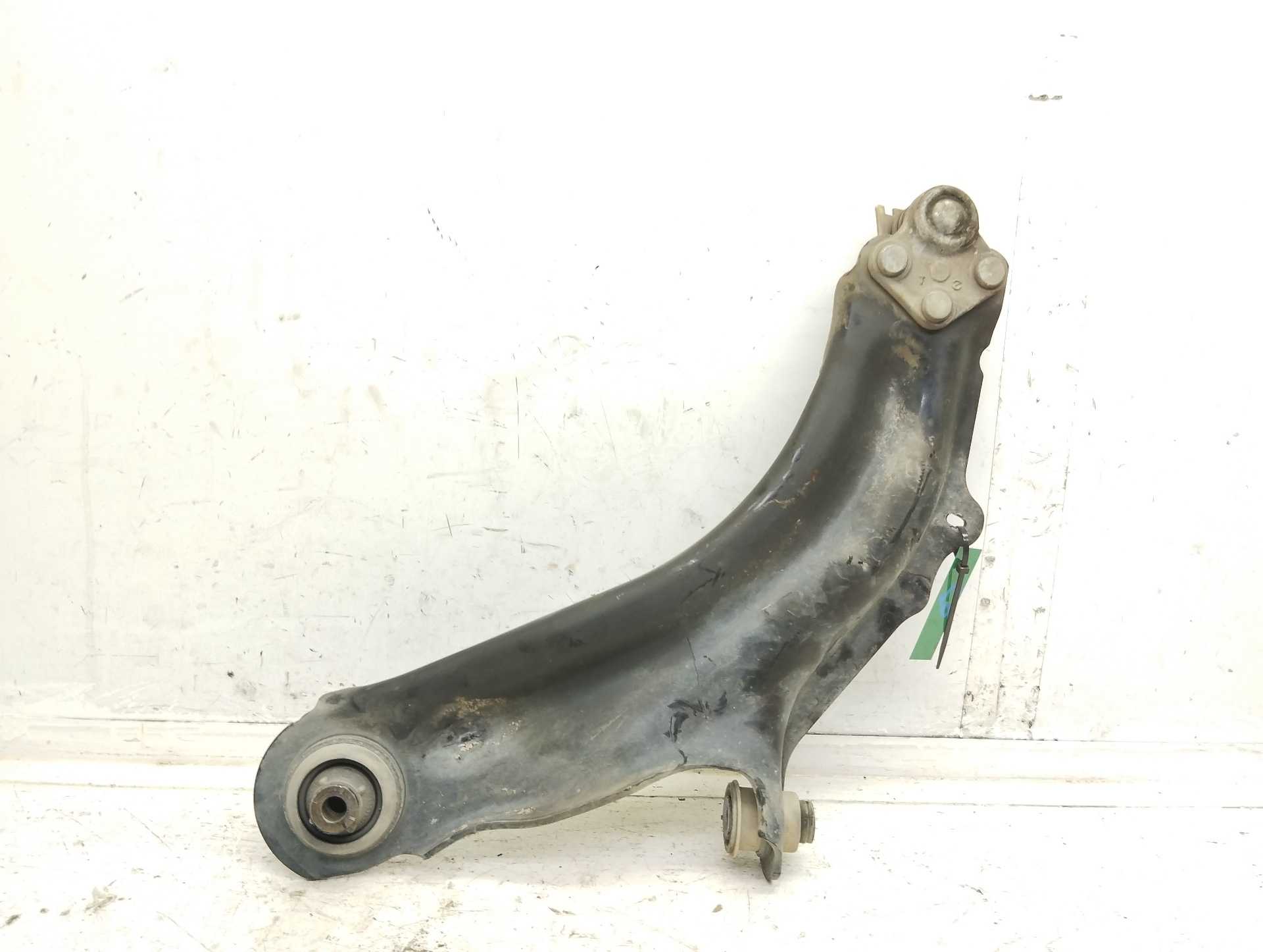 Recambio de brazo suspension inferior delantero derecho para renault kangoo expression referencia OEM IAM   