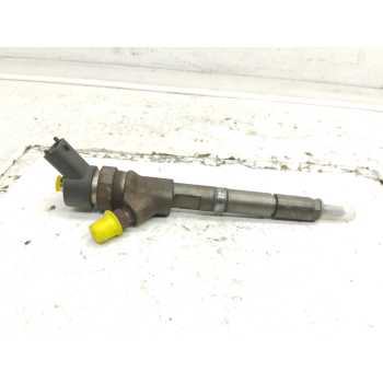 Recambio de inyector para toyota corolla (e12) 1.4 d-4d terra sedán referencia OEM IAM 2367033040 0445110227 