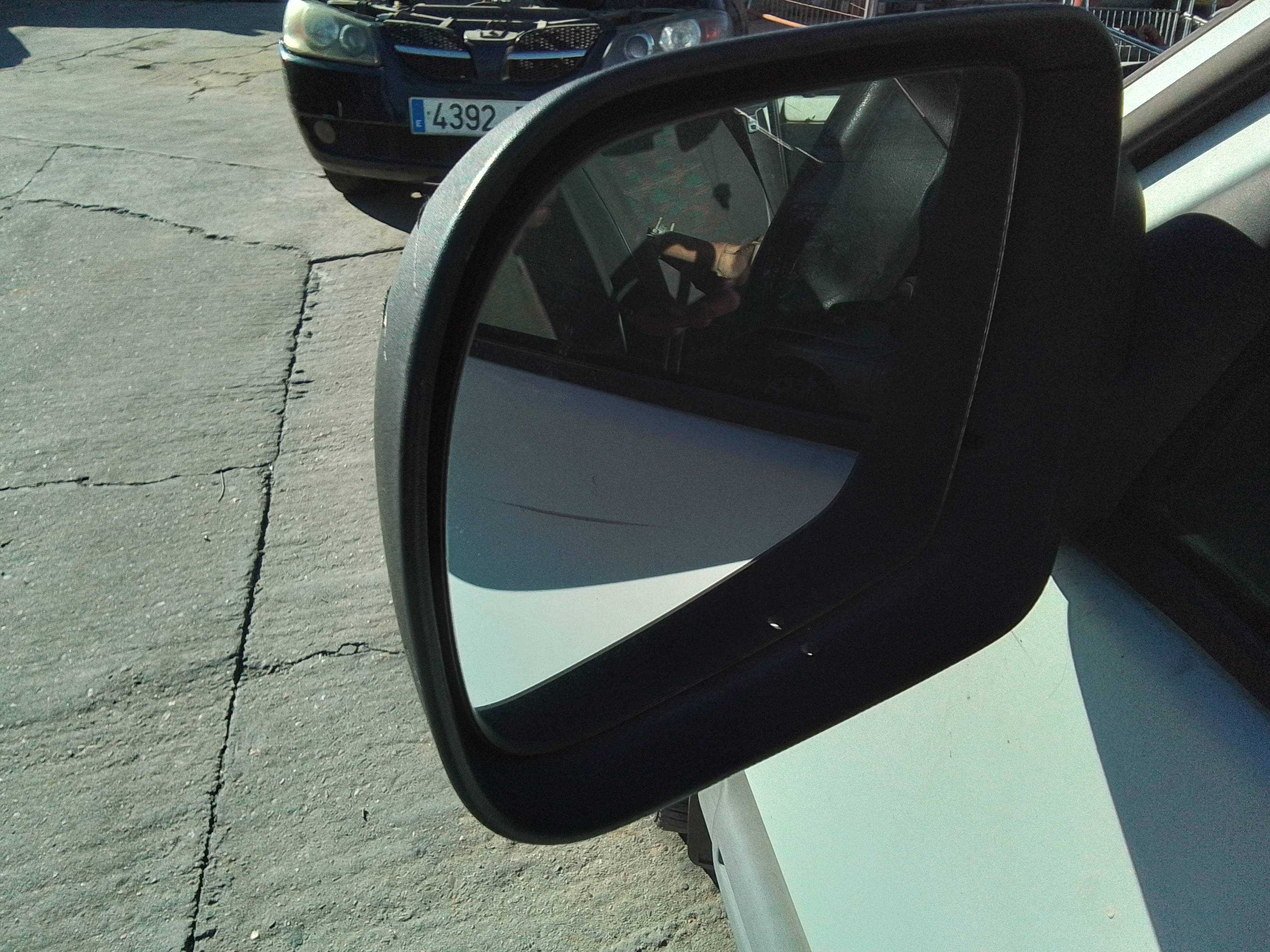 Recambio de retrovisor izquierdo para renault express 1.9 d referencia OEM IAM   