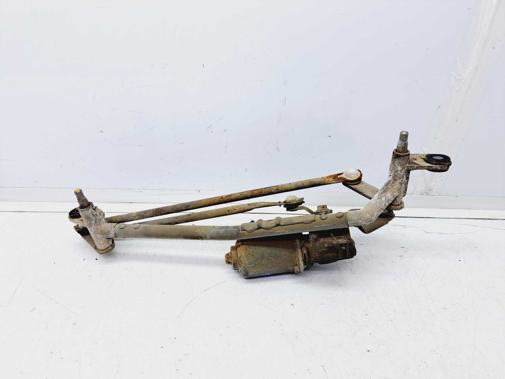 Recambio de motor limpia delantero para daewoo tacuma se referencia OEM IAM   