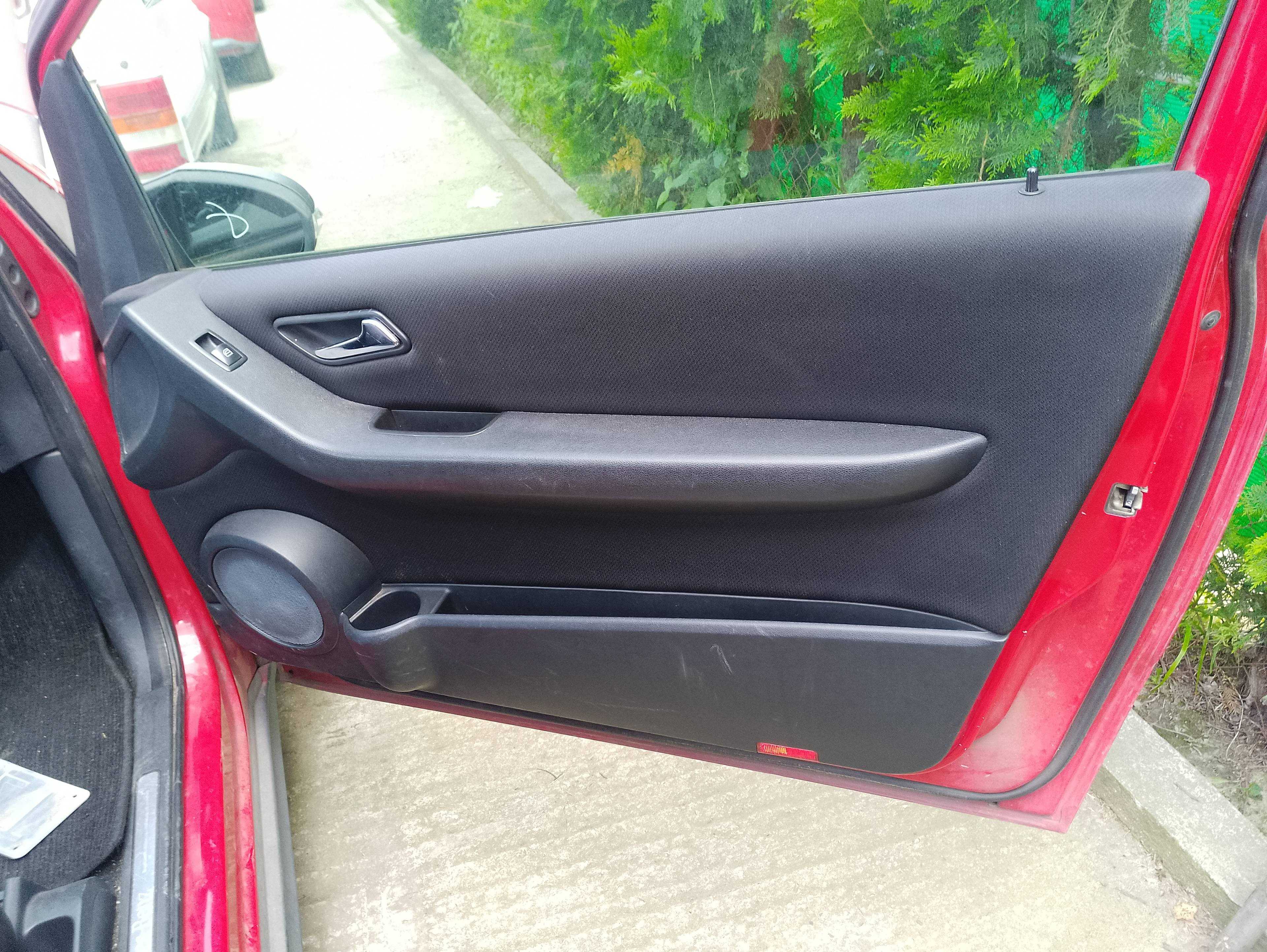Recambio de guarnecido puerta delantera derecha para mercedes-benz clase a (w169) a 160 cdi a-edition referencia OEM IAM   