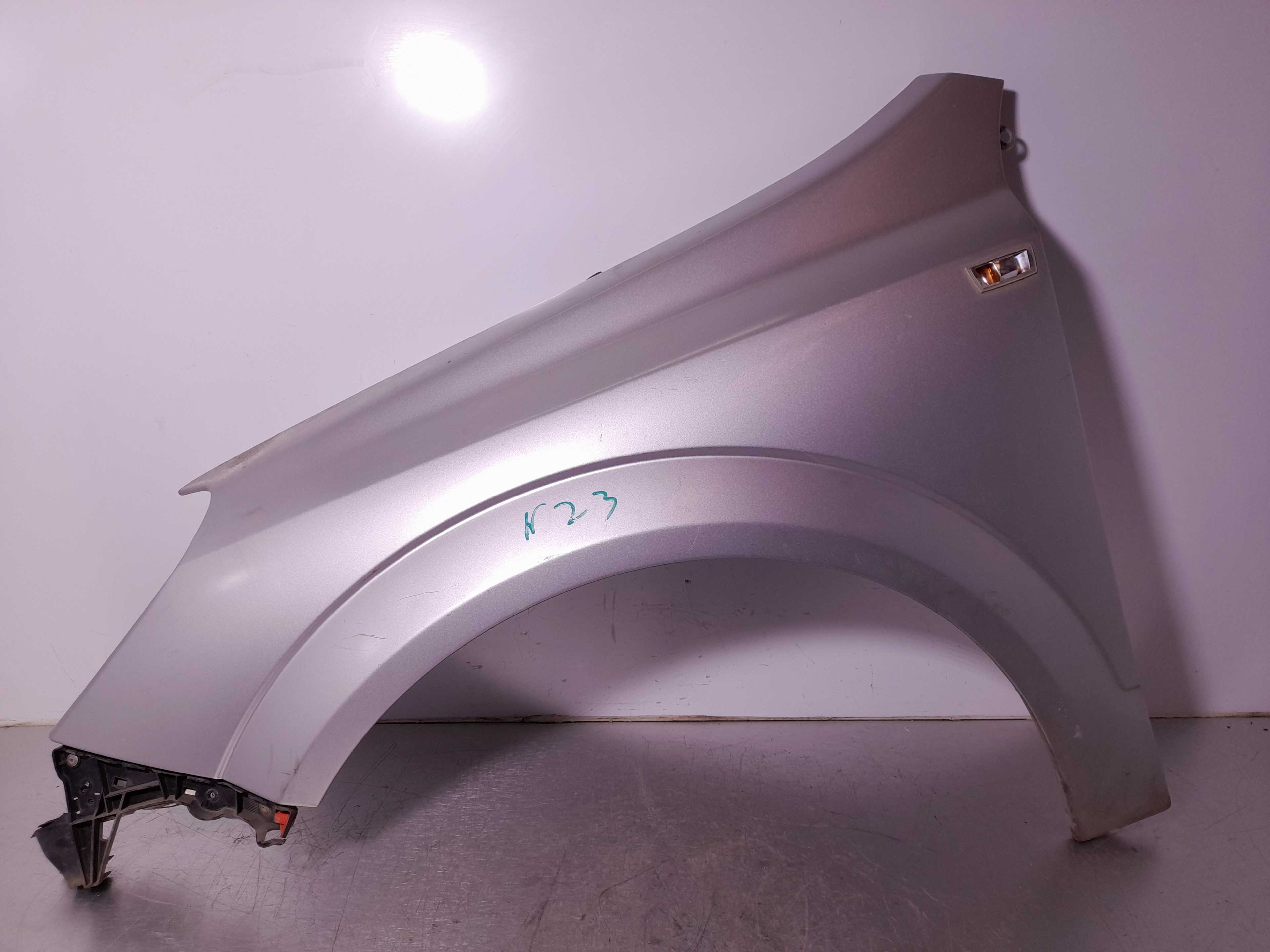 Recambio de aleta delantera izquierda para opel astra h berlina cosmo referencia OEM IAM   