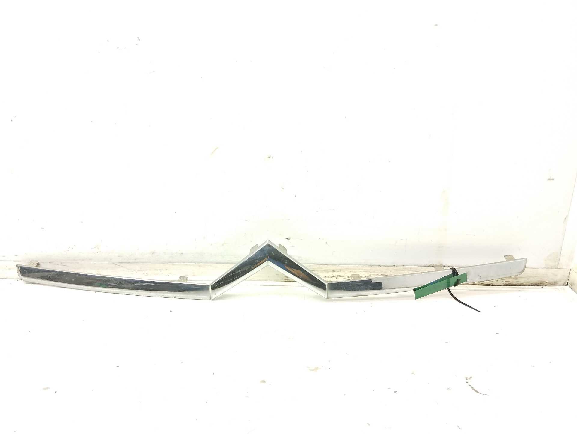 Recambio de molduras delanteras para citroën c4 berlina collection referencia OEM IAM 9646995977 20100620 