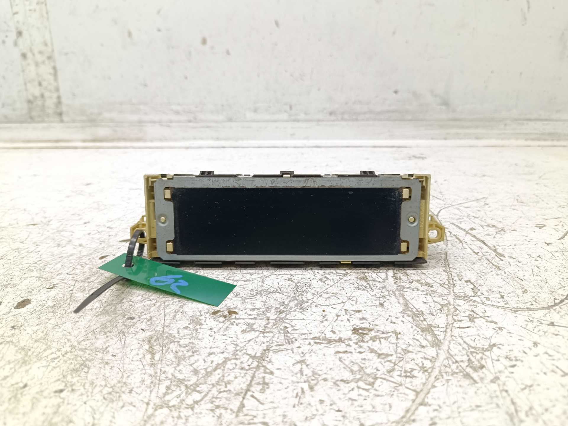 Recambio de pantalla multifuncion para citroën berlingo station wagon xtr referencia OEM IAM 9803399680  