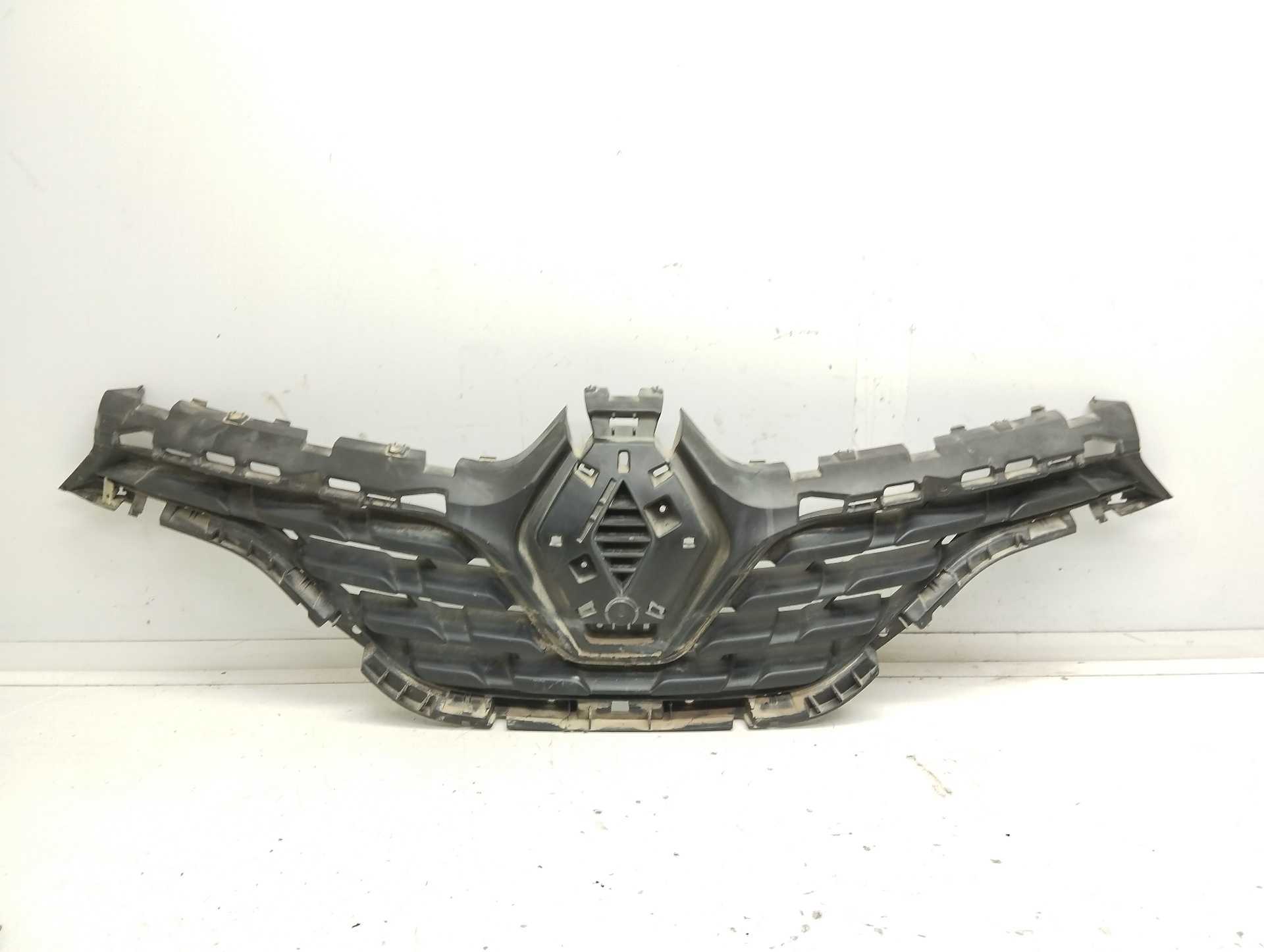 Recambio de molduras delanteras para renault captur 1.5 dci diesel fap referencia OEM IAM 623109707R  
