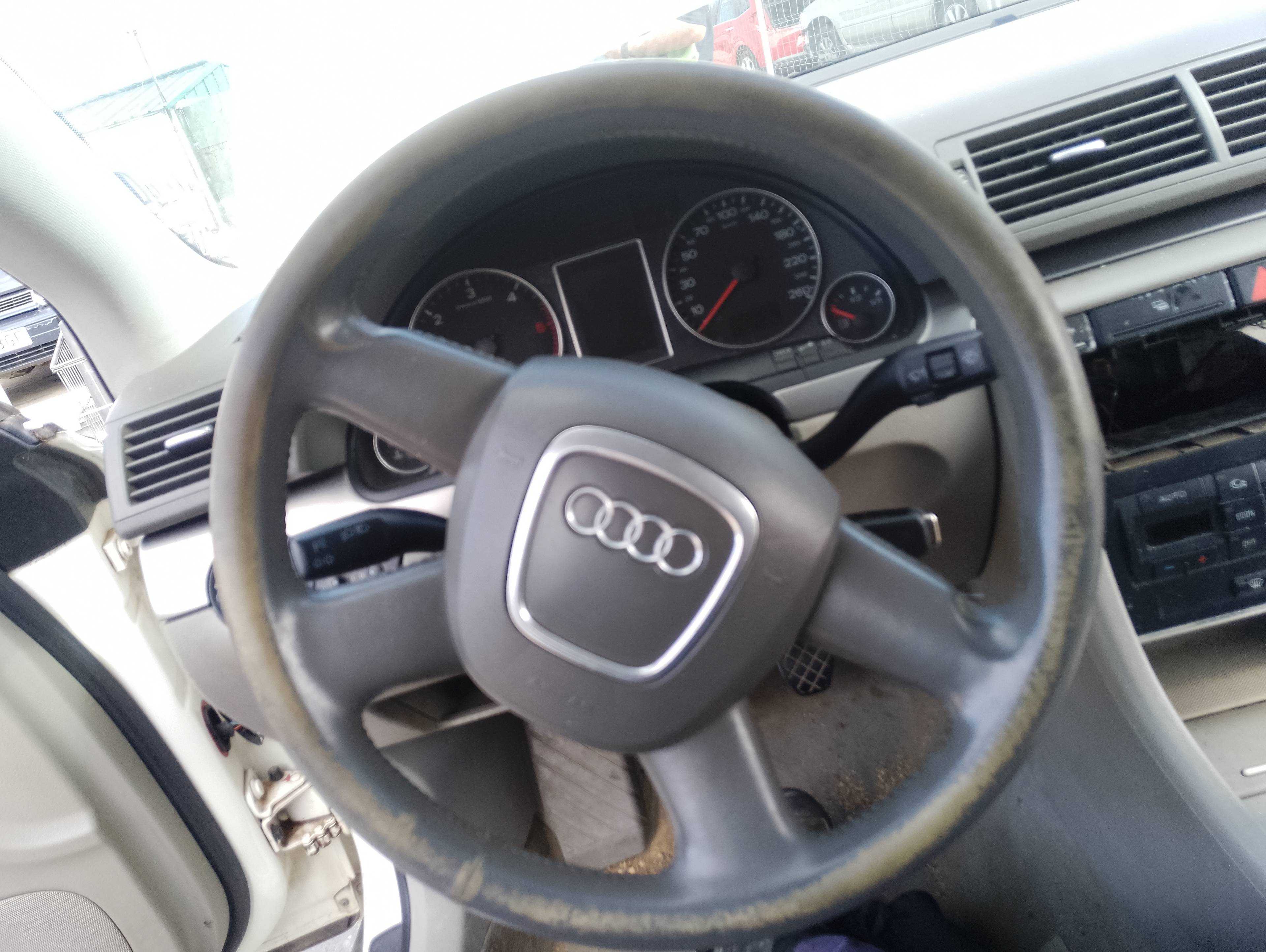 Recambio de volante para audi a4 avant (8e) 2.0 tdi referencia OEM IAM   