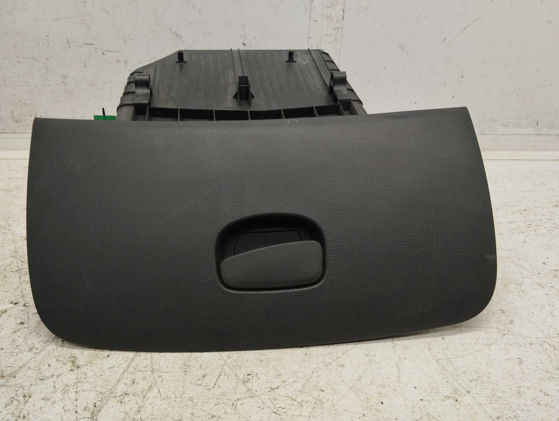 Recambio de guantera para renault clio iv 1.5 dci referencia OEM IAM 210098010011  