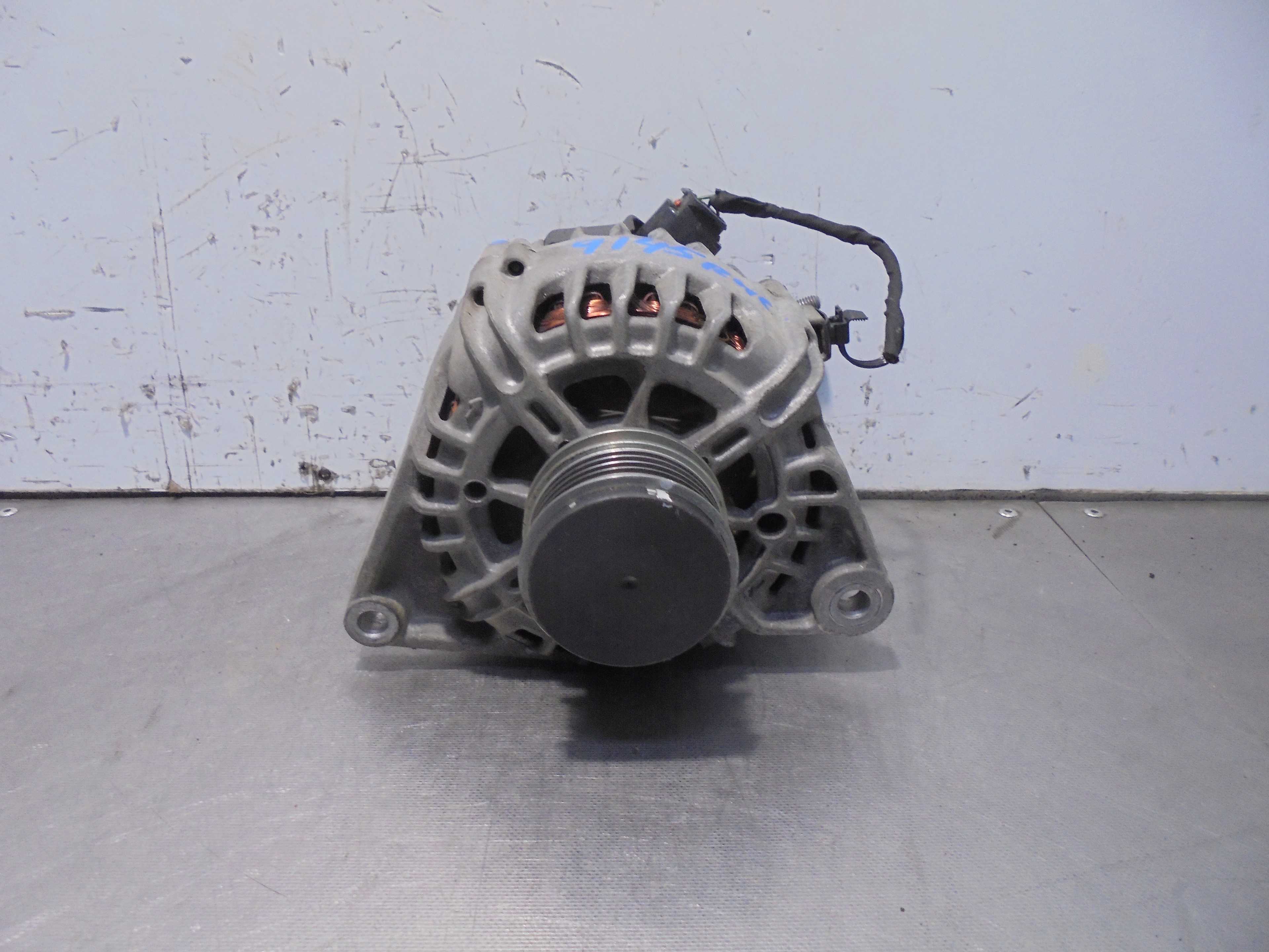 Recambio de alternador para kia venga drive referencia OEM IAM 373002A600 VALEO 