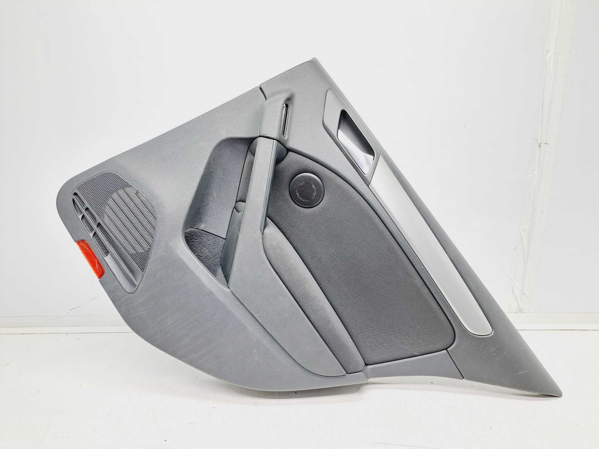 Recambio de guarnecido puerta trasera derecha para volkswagen golf vi (5k1) referencia OEM IAM 5K6867212  