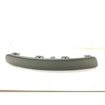 Recambio de embellecedor paragolpes delantero derecho para citroën c4 berlina exclusive referencia OEM IAM 9684521777  