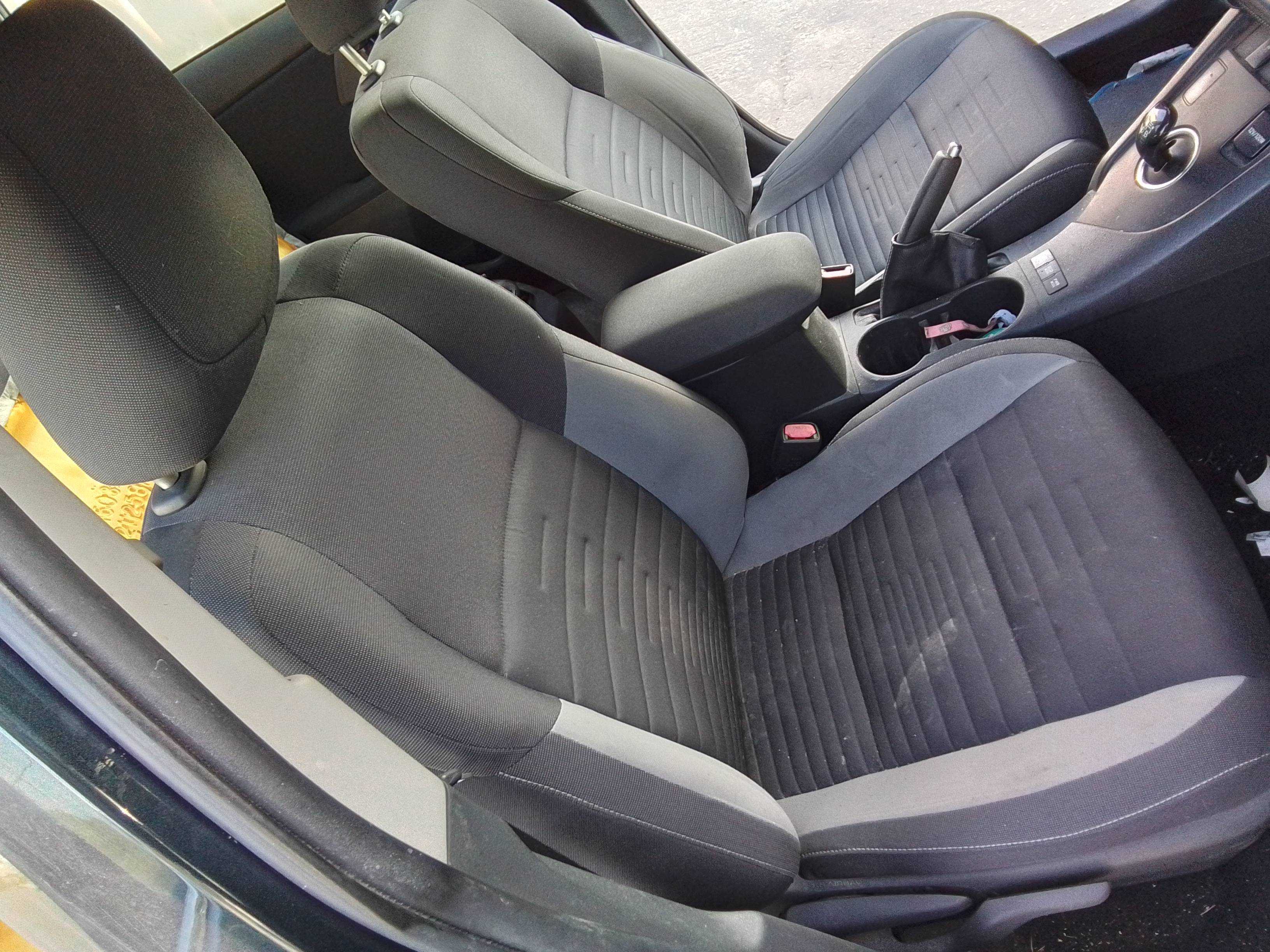 Recambio de asiento delantero derecho para toyota auris 1.8 16v (híbrido) referencia OEM IAM   