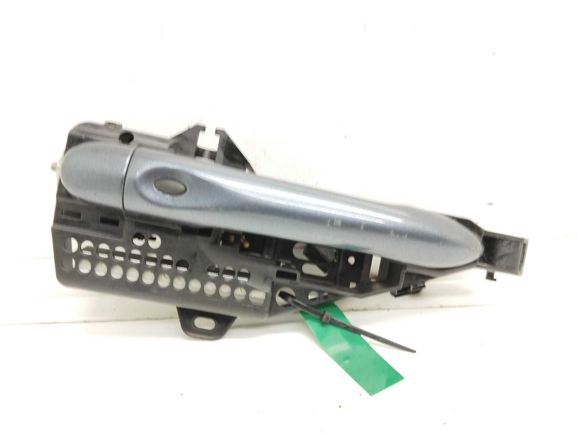 Recambio de maneta exterior delantera derecha para renault clio iv zen referencia OEM IAM 806068456R  