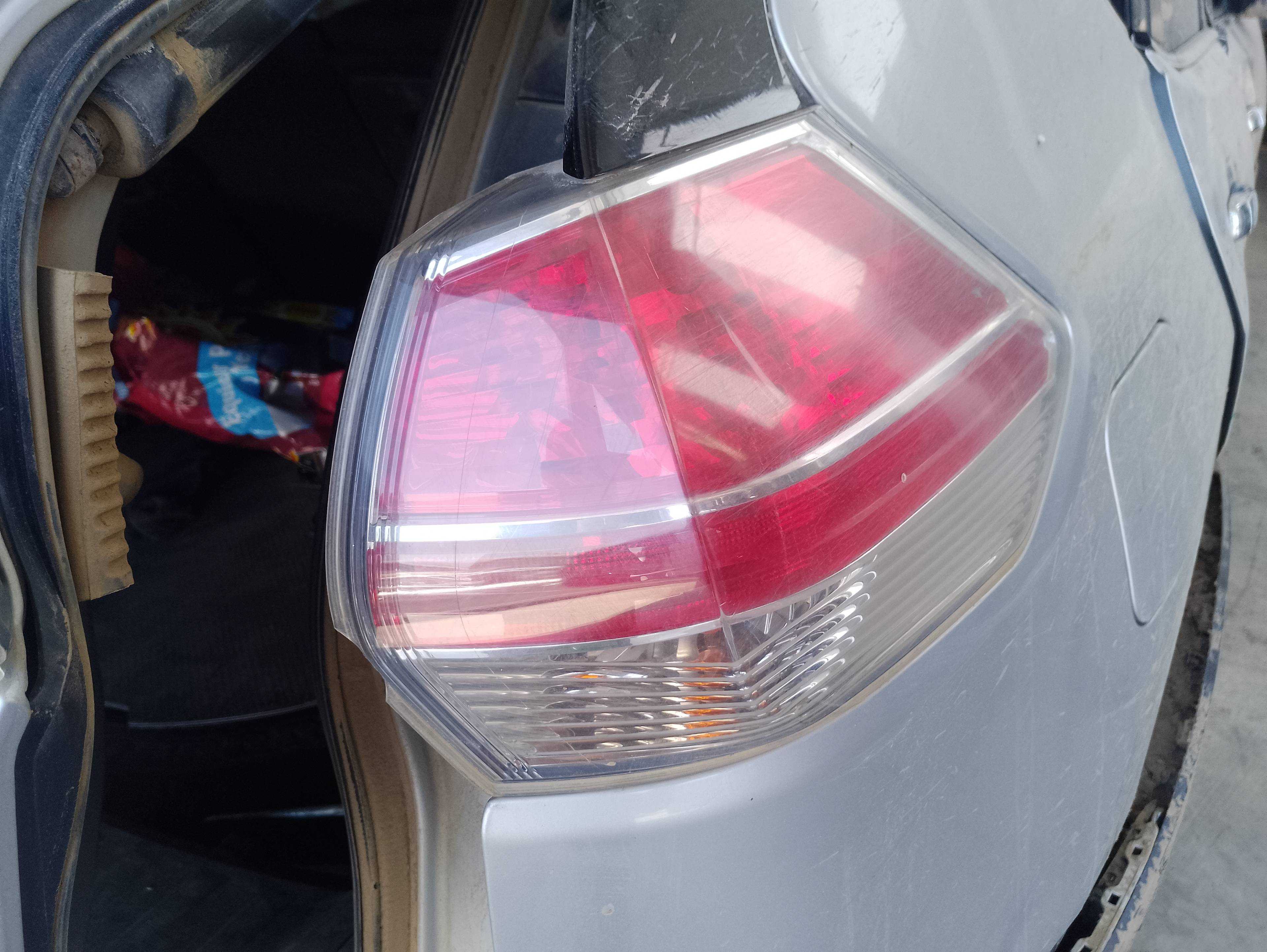 Recambio de piloto trasero derecho para nissan x-trail (t32) 360 referencia OEM IAM   