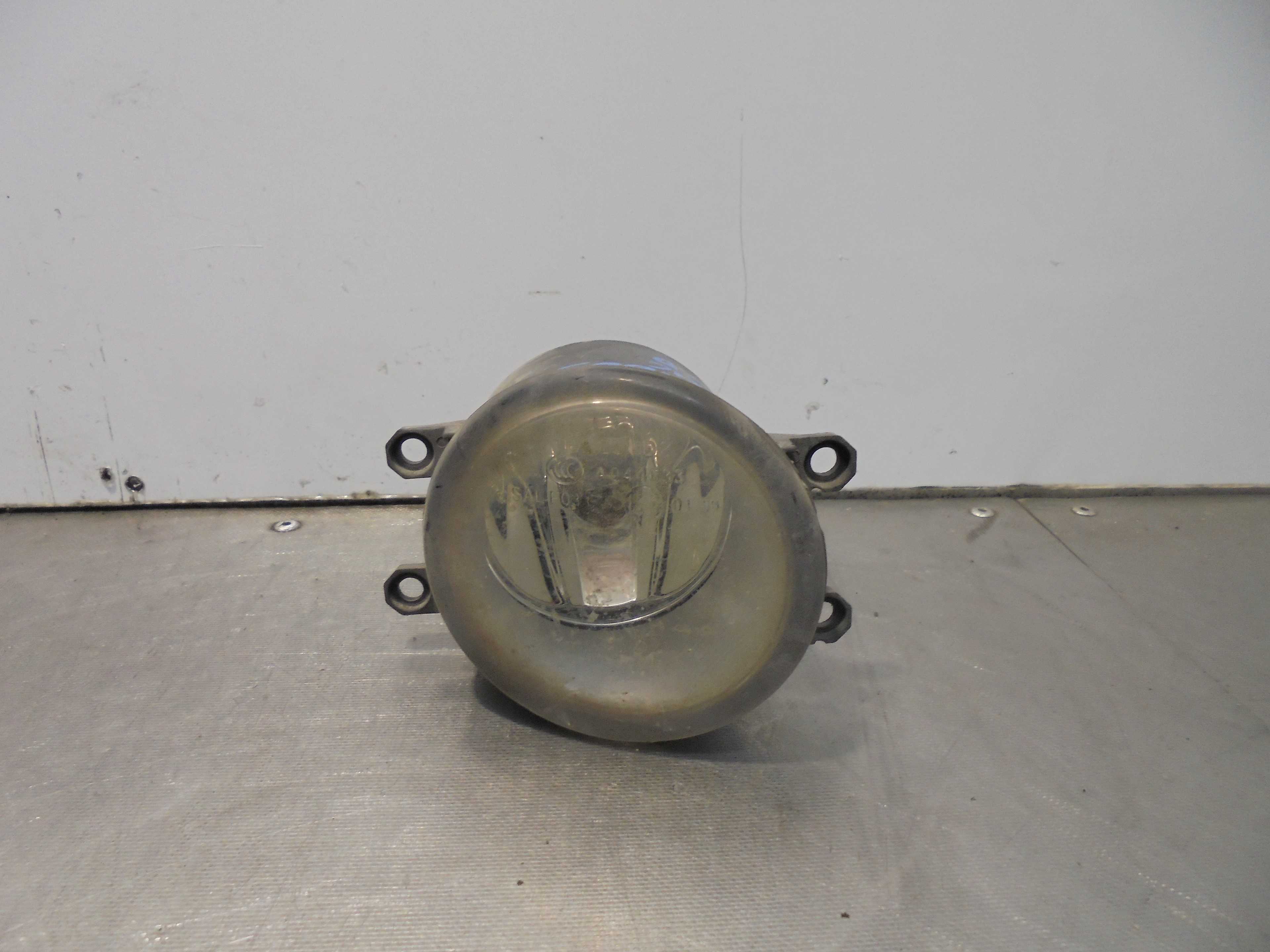 Recambio de faro antiniebla derecho para toyota prius (nhw30) 1.8 16v cat (híbrido) referencia OEM IAM 812100D042 VALEO 