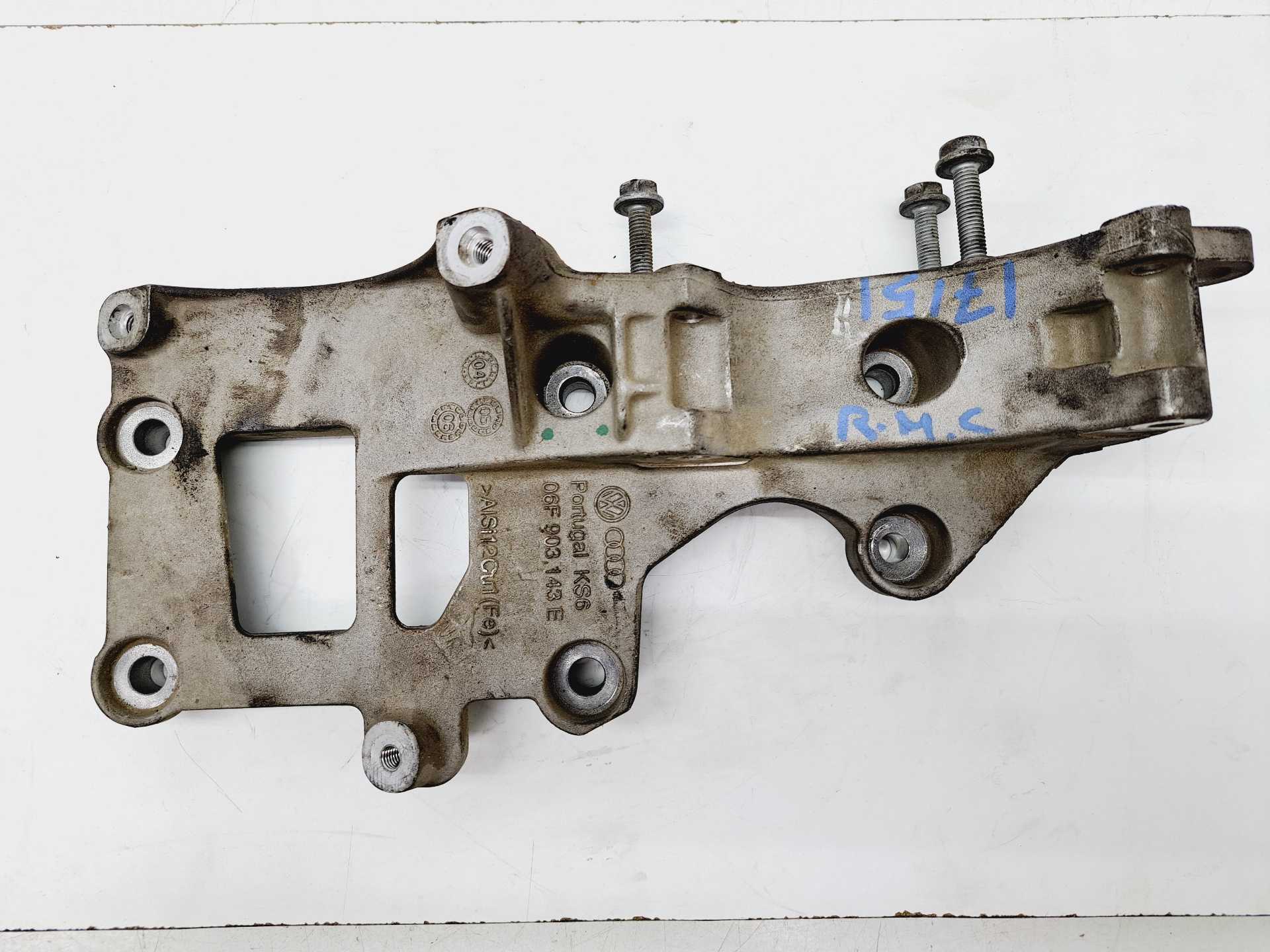 Recambio de soporte alternador para audi tt (8j3/8j9) 2.0 16v tfsi referencia OEM IAM 06F903143E  