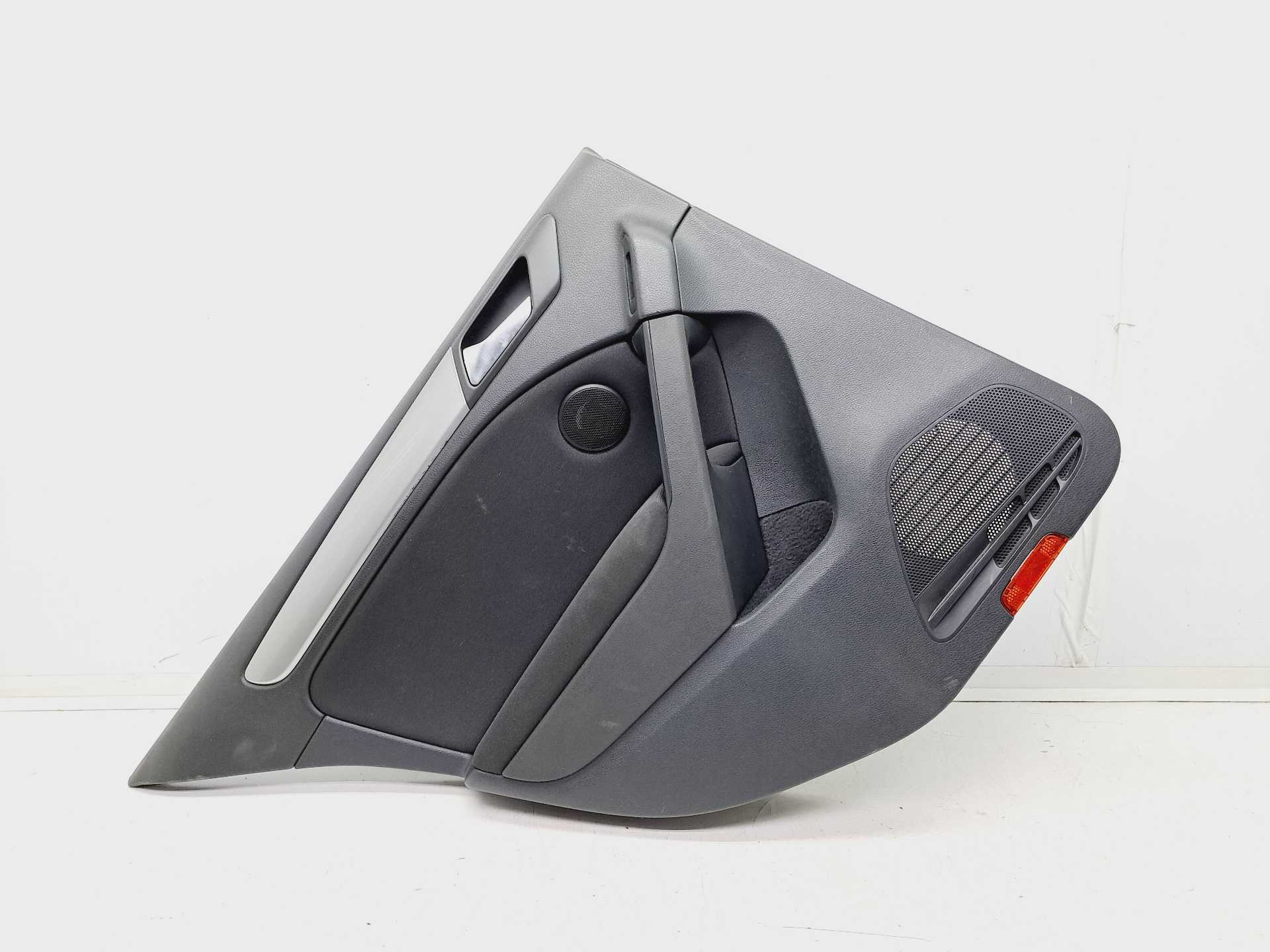 Recambio de guarnecido puerta trasera izquierda para volkswagen golf vi (5k1) referencia OEM IAM 5K6867211  