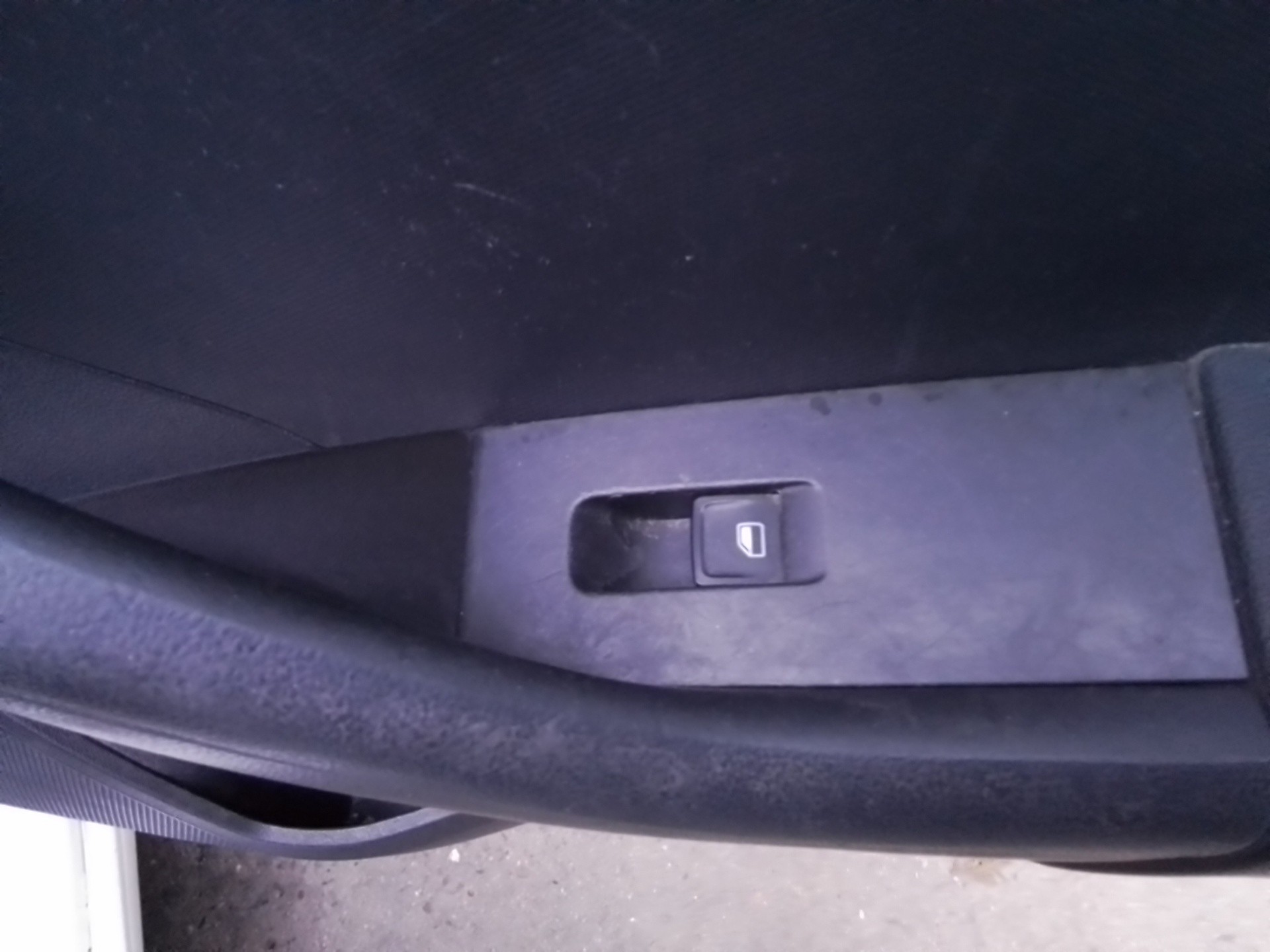 Recambio de mando elevalunas delantero derecho para skoda rapid 1.6 tdi dpf referencia OEM IAM   