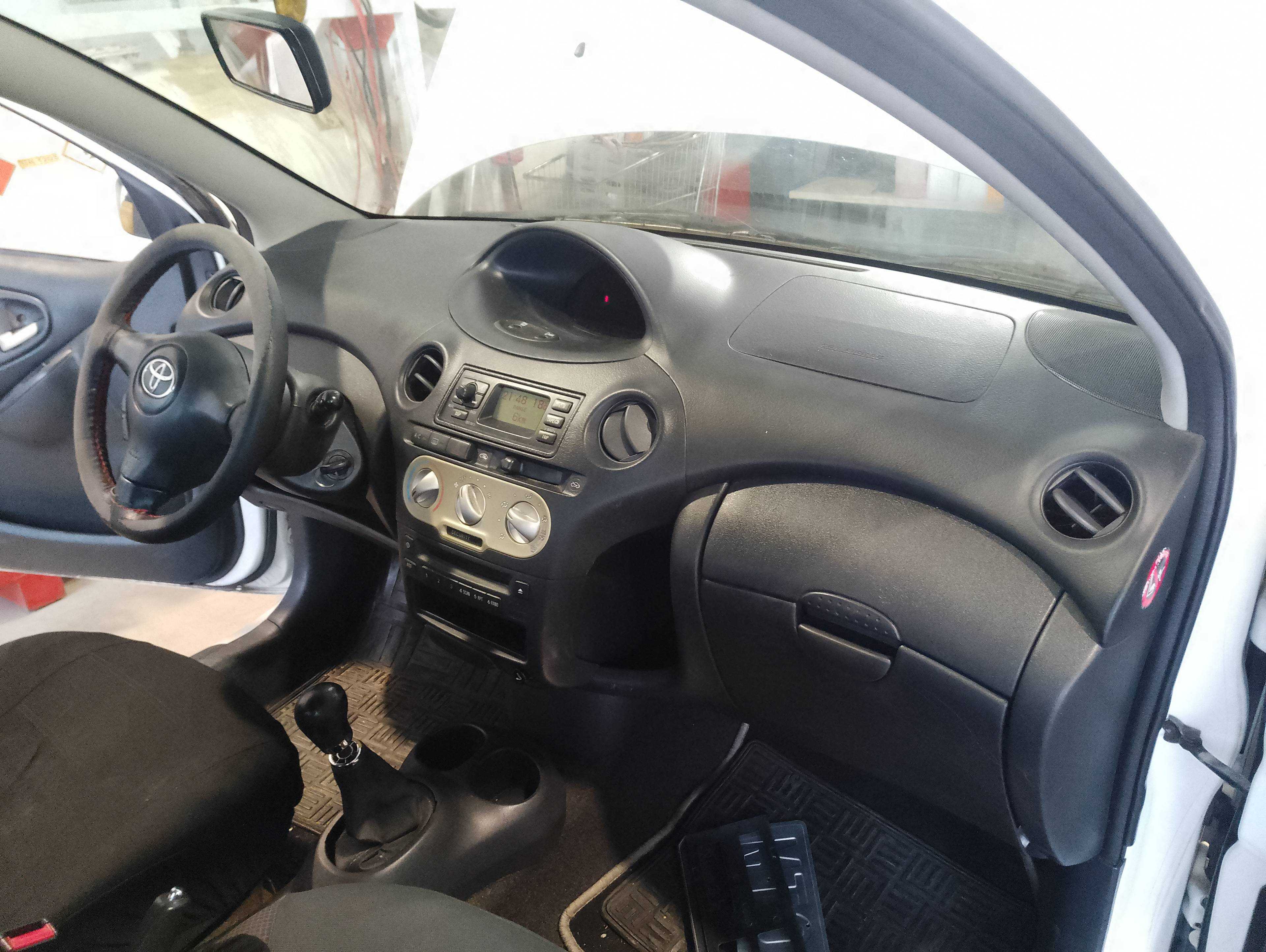 Recambio de salpicadero para toyota yaris (ncp1/nlp1/scp1) 1.3 expo referencia OEM IAM   