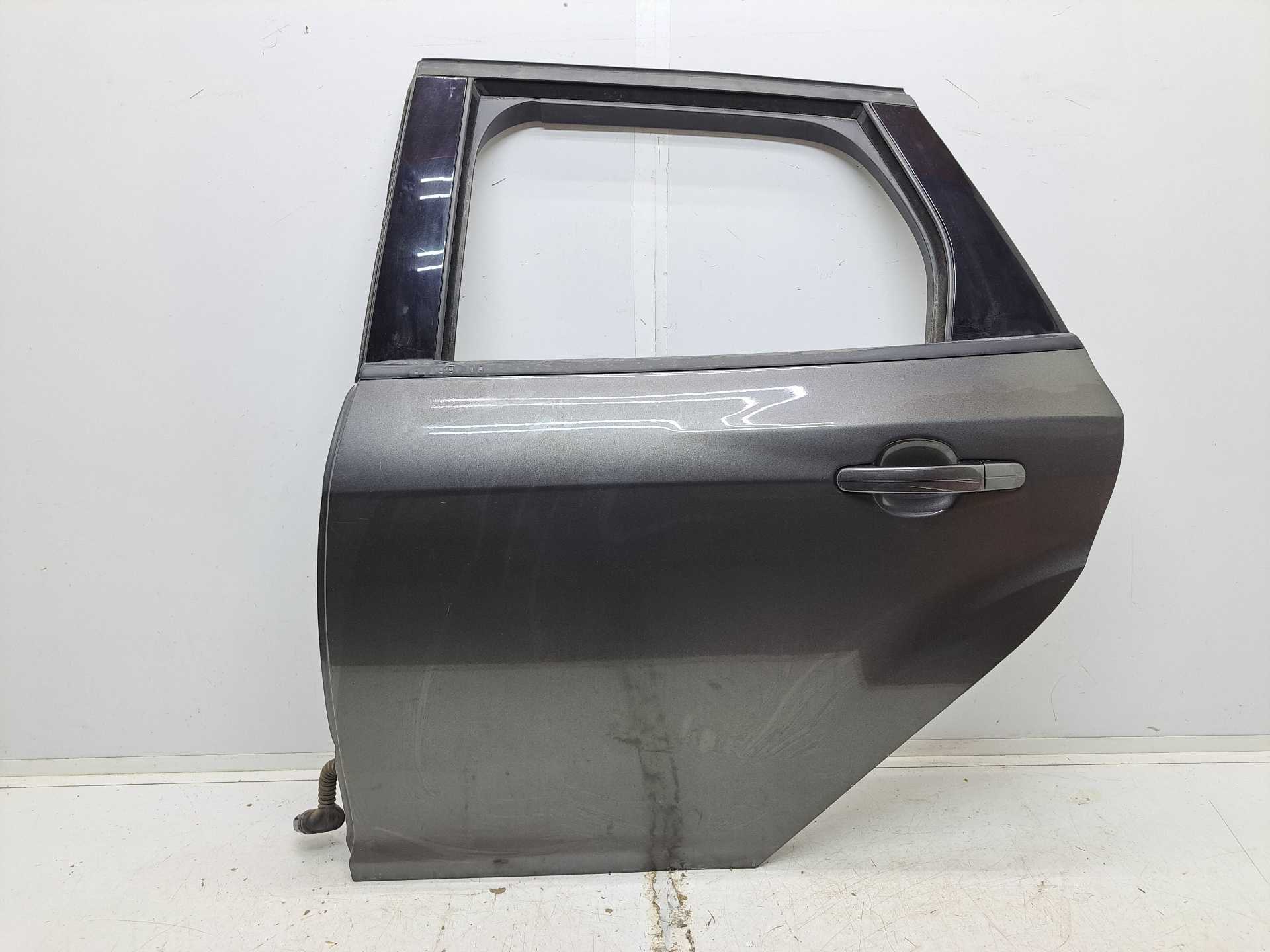 Recambio de puerta trasera izquierda para ford focus lim. (cb8) sport referencia OEM IAM  1835279 