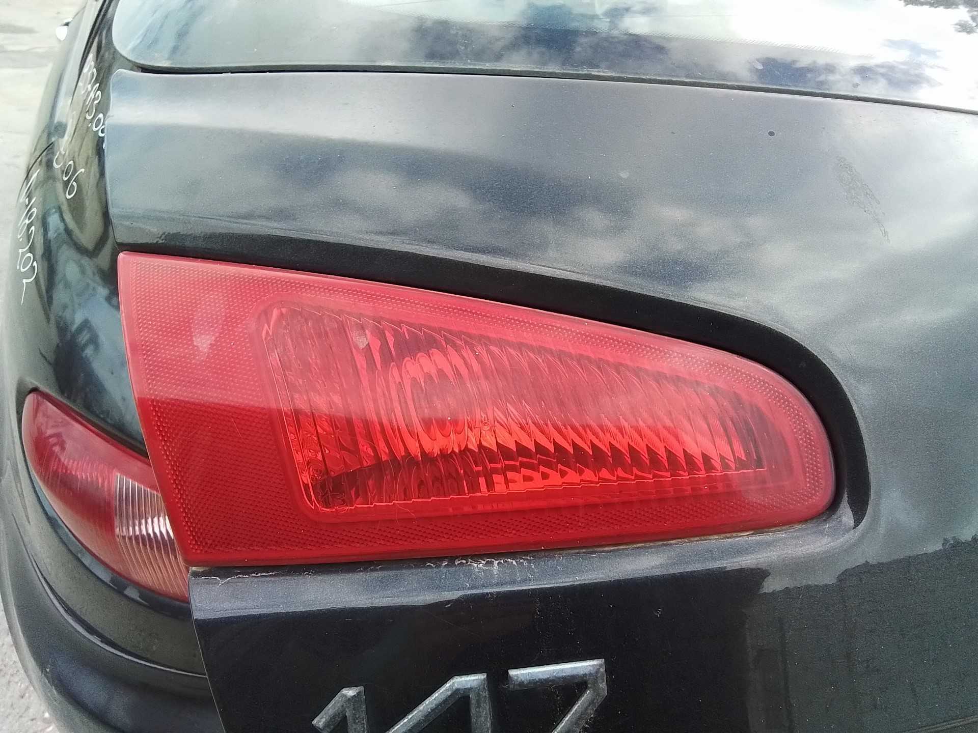 Recambio de piloto porton trasero izquierdo para alfa romeo 147 (190) 1.9 jtd cat referencia OEM IAM   
