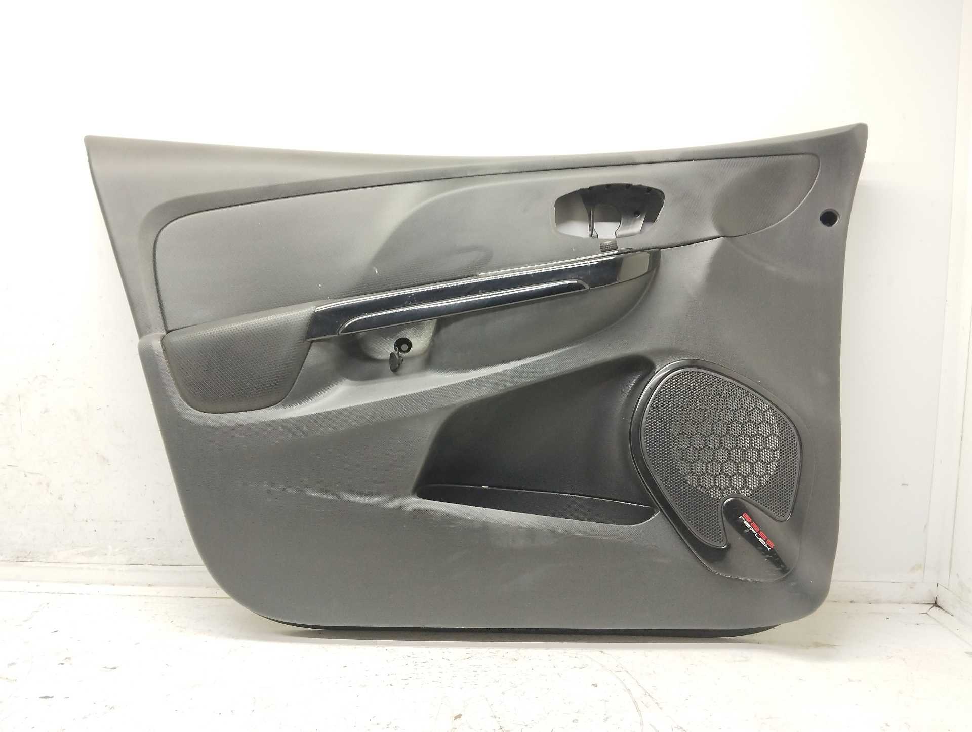 Recambio de guarnecido puerta delantera izquierda para renault clio iv 1.5 dci referencia OEM IAM 8090184552R  
