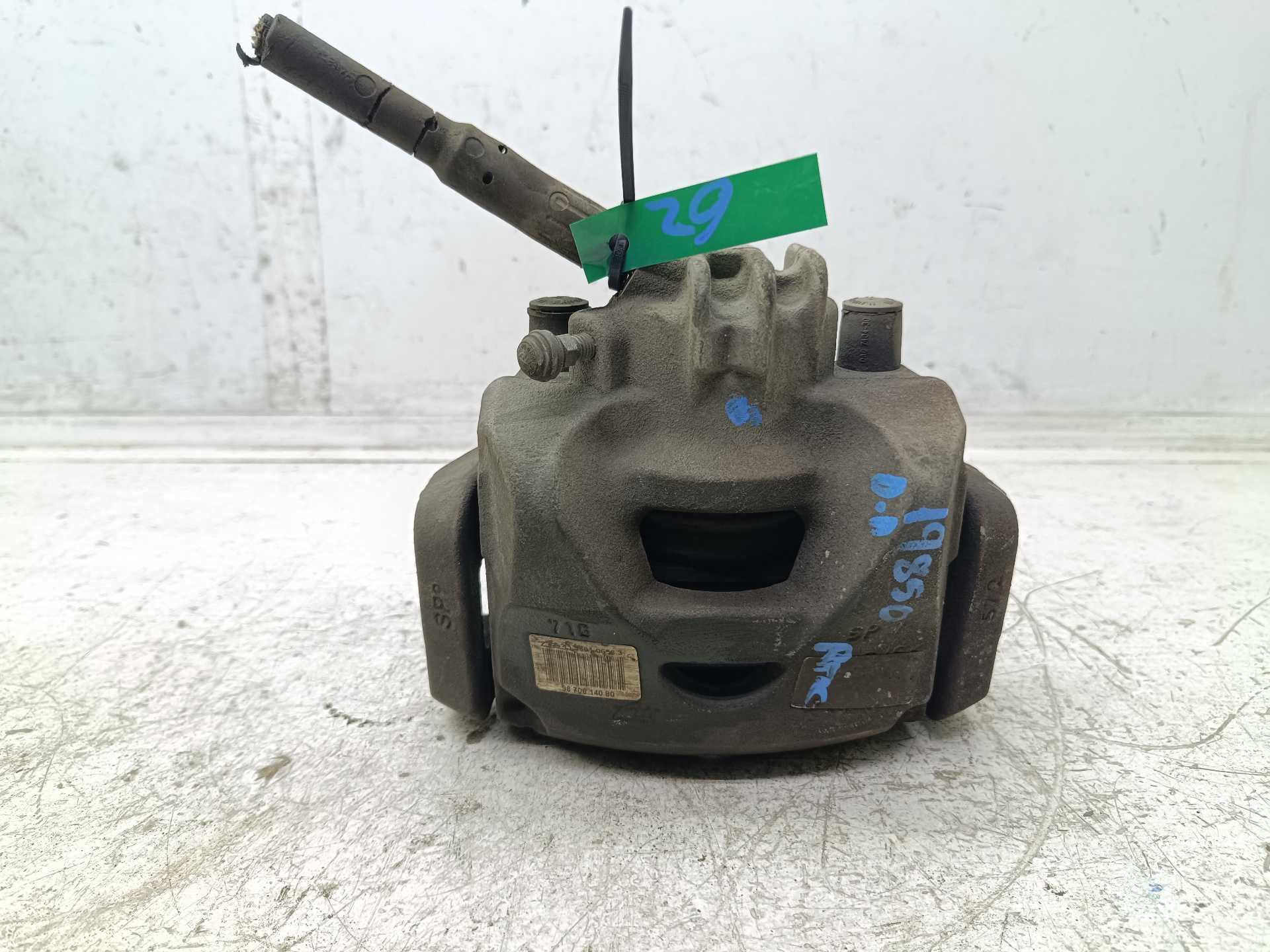 Recambio de pinza de freno delantera derecha para citroën berlingo station wagon xtr referencia OEM IAM 9670614080  