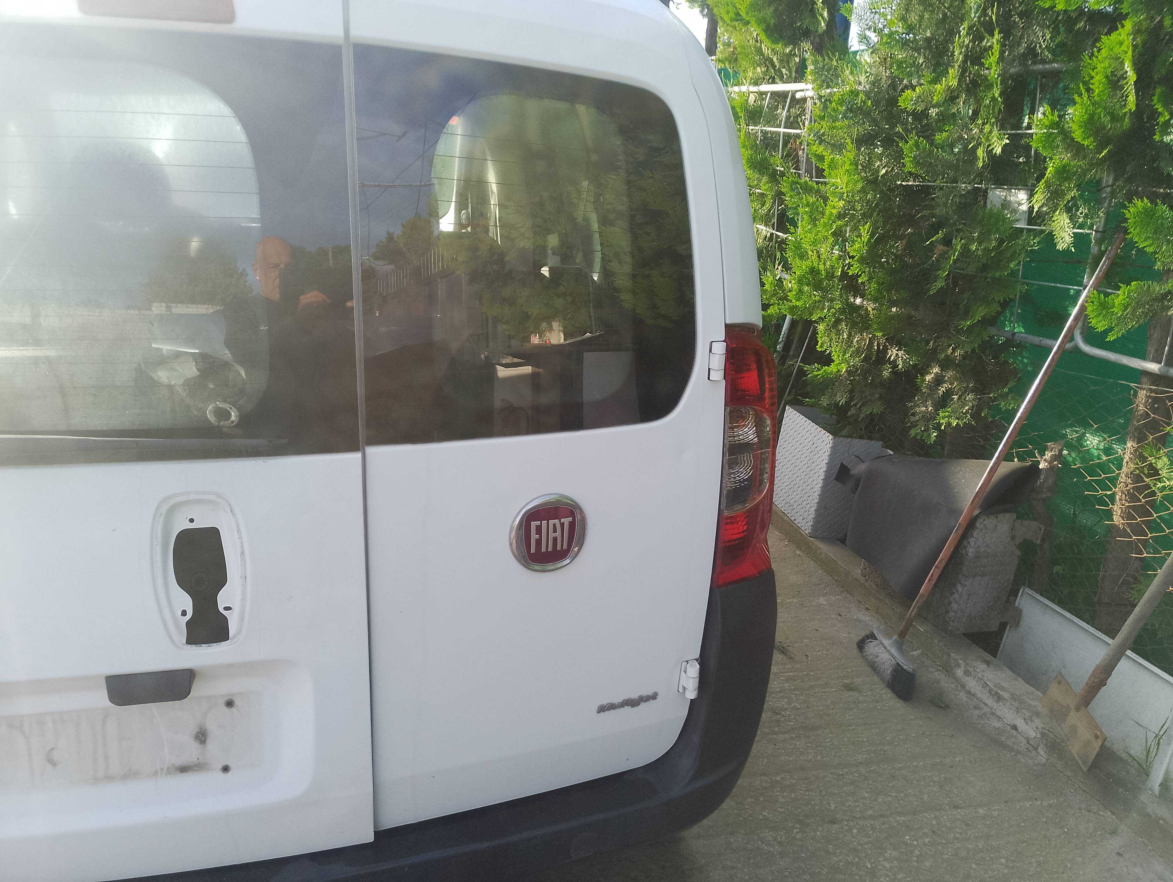 Recambio de porton trasero derecho para fiat fiorino básico referencia OEM IAM   