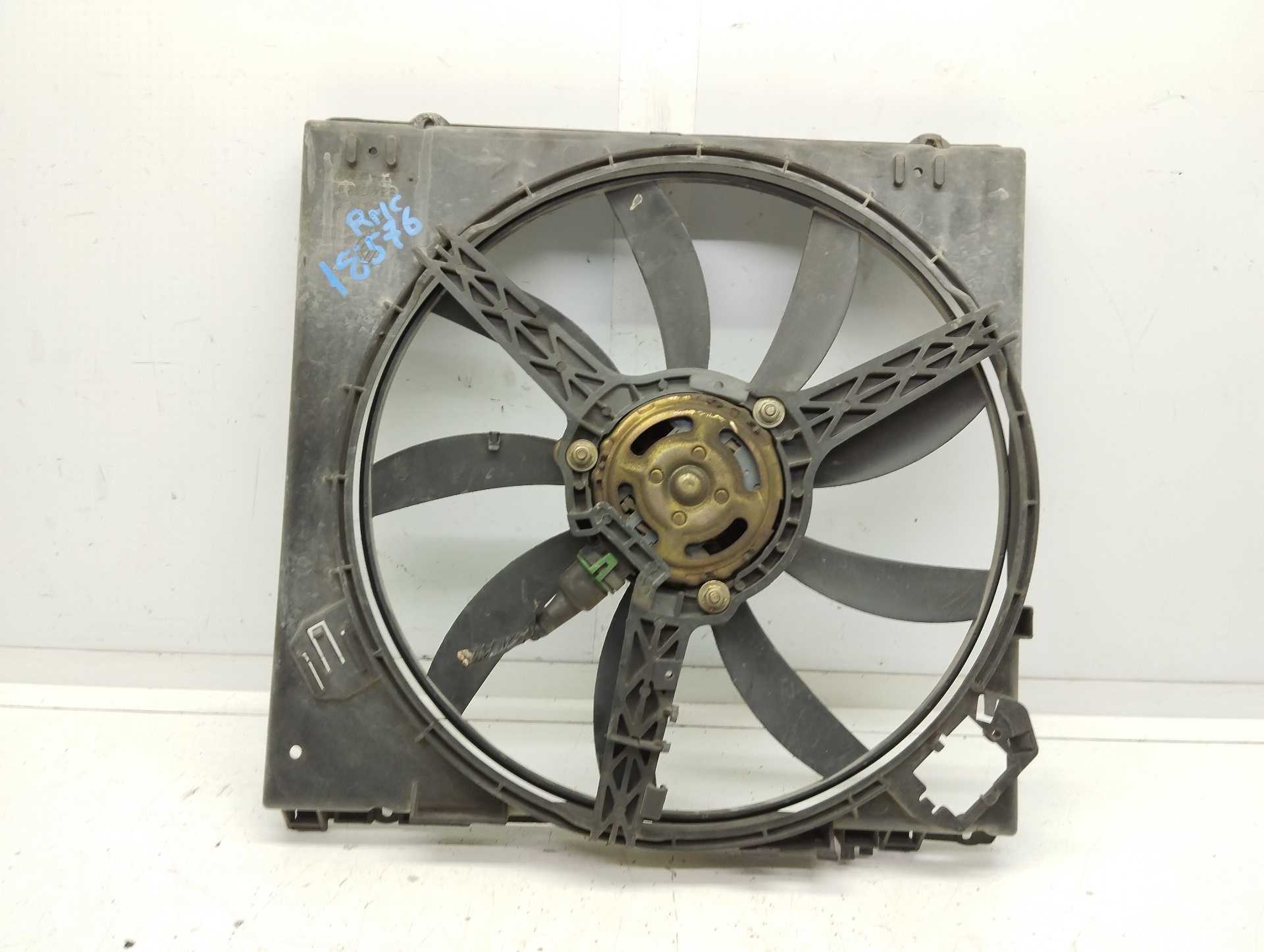 Recambio de electroventilador para renault twingo (co6) 1.2 alize referencia OEM IAM 8240130  