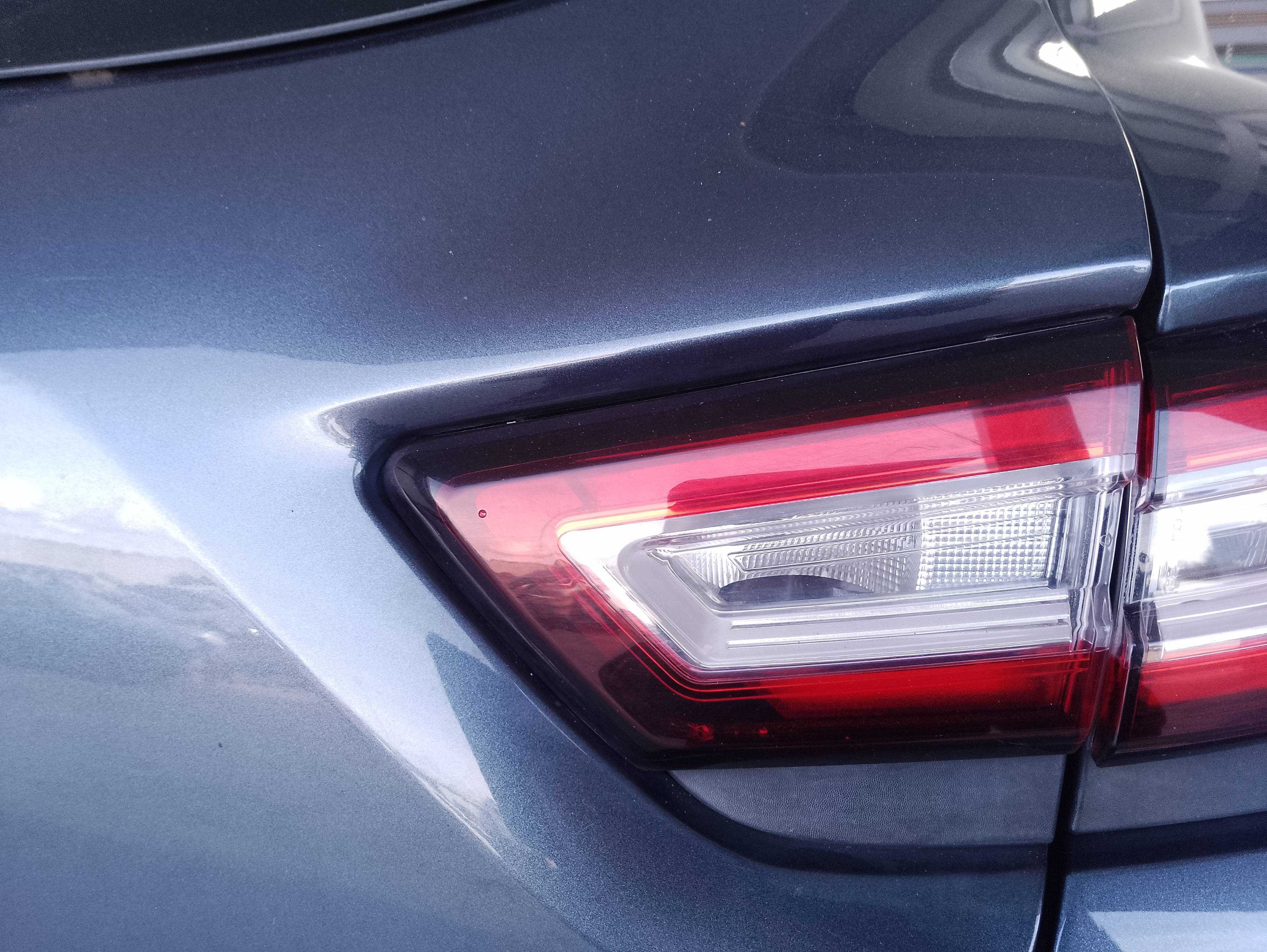 Recambio de piloto porton trasero derecho para renault clio iv 1.0 tce referencia OEM IAM   