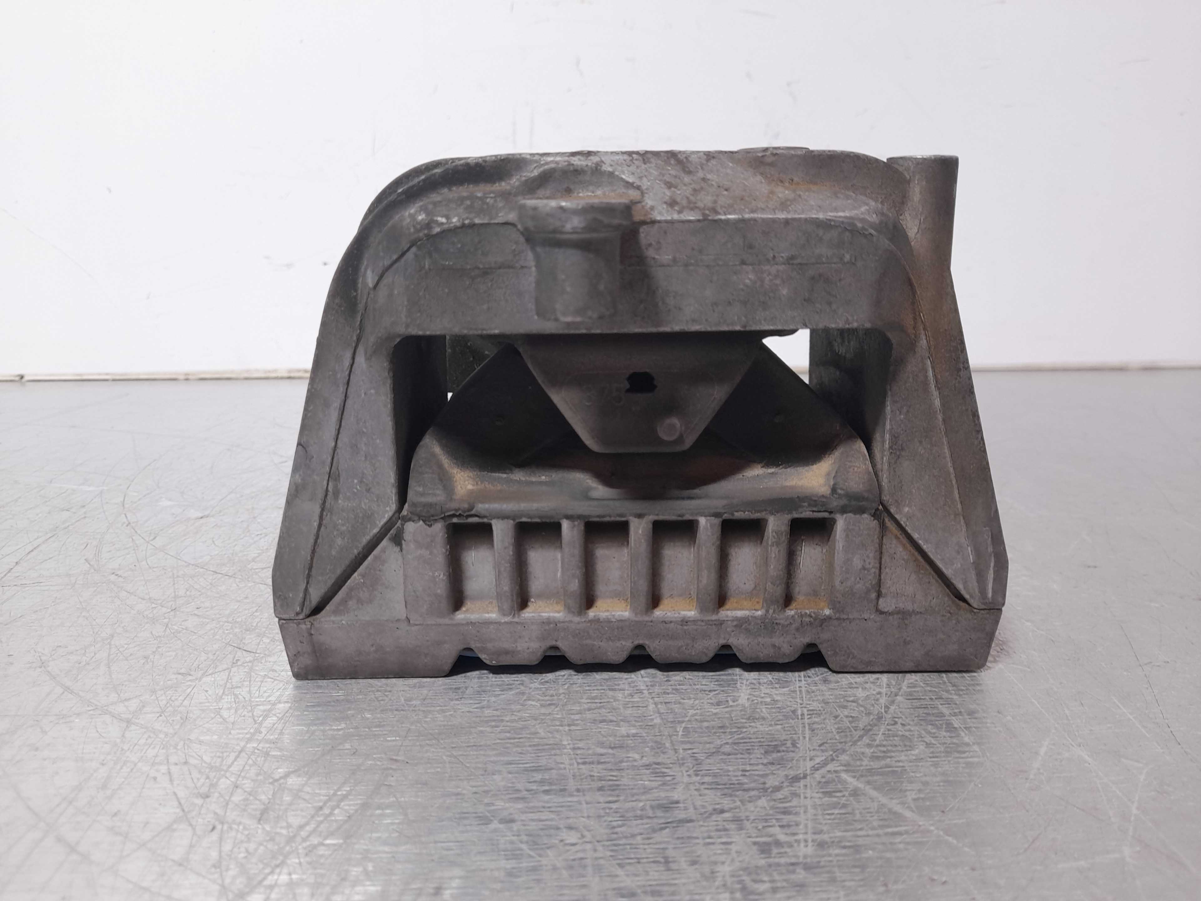 Recambio de soporte motor derecho para audi a3 (8p) 1.9 tdi ambiente referencia OEM IAM 1K0199262  