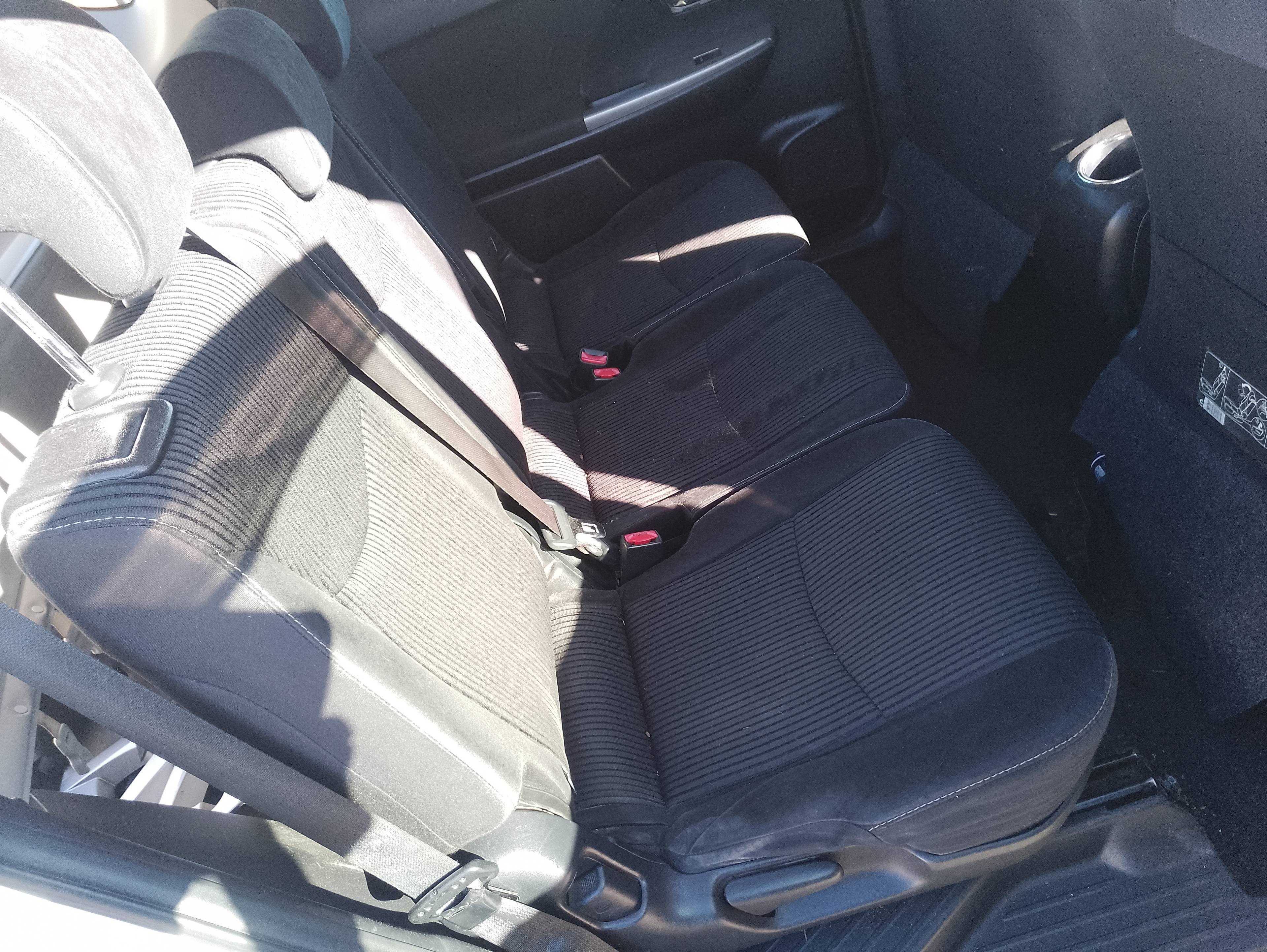 Recambio de asientos traseros para toyota prius+ advance referencia OEM IAM   