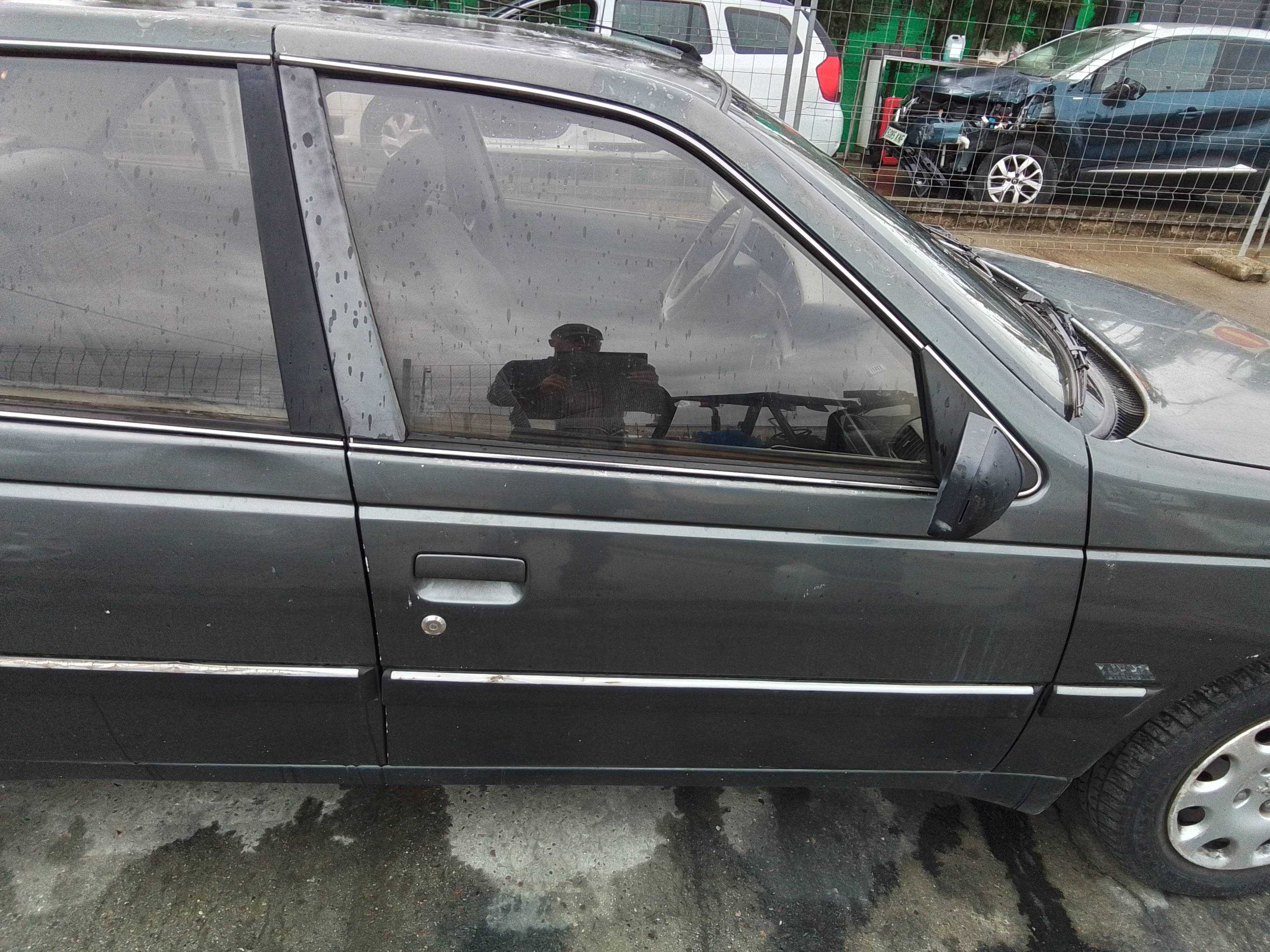 Recambio de puerta delantera derecha para peugeot 405 berlina srd-turbo exclusive referencia OEM IAM   