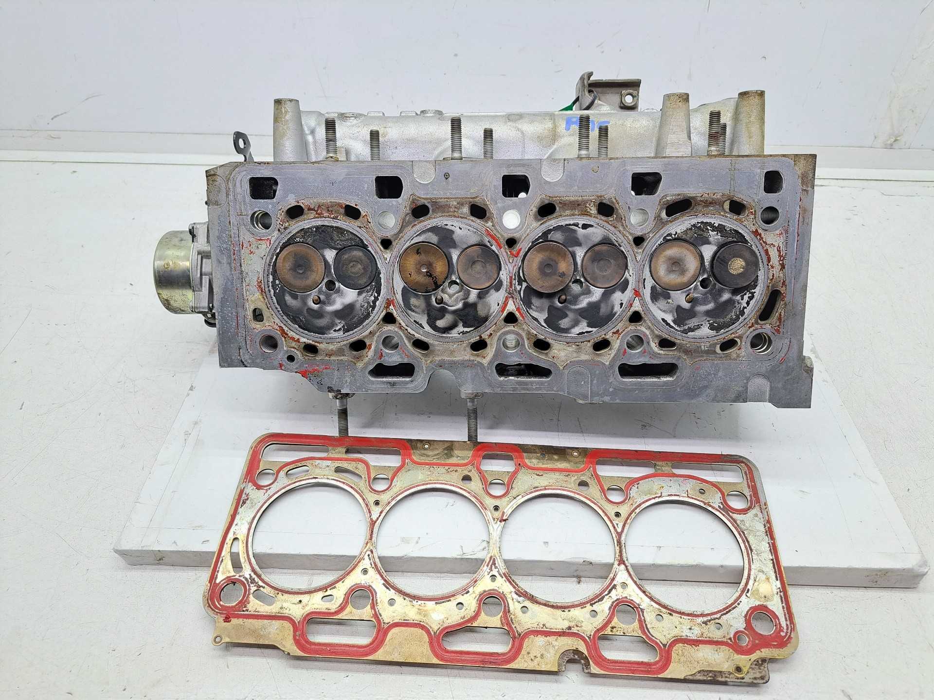 Recambio de culata para renault kangoo expression referencia OEM IAM 110421615  
