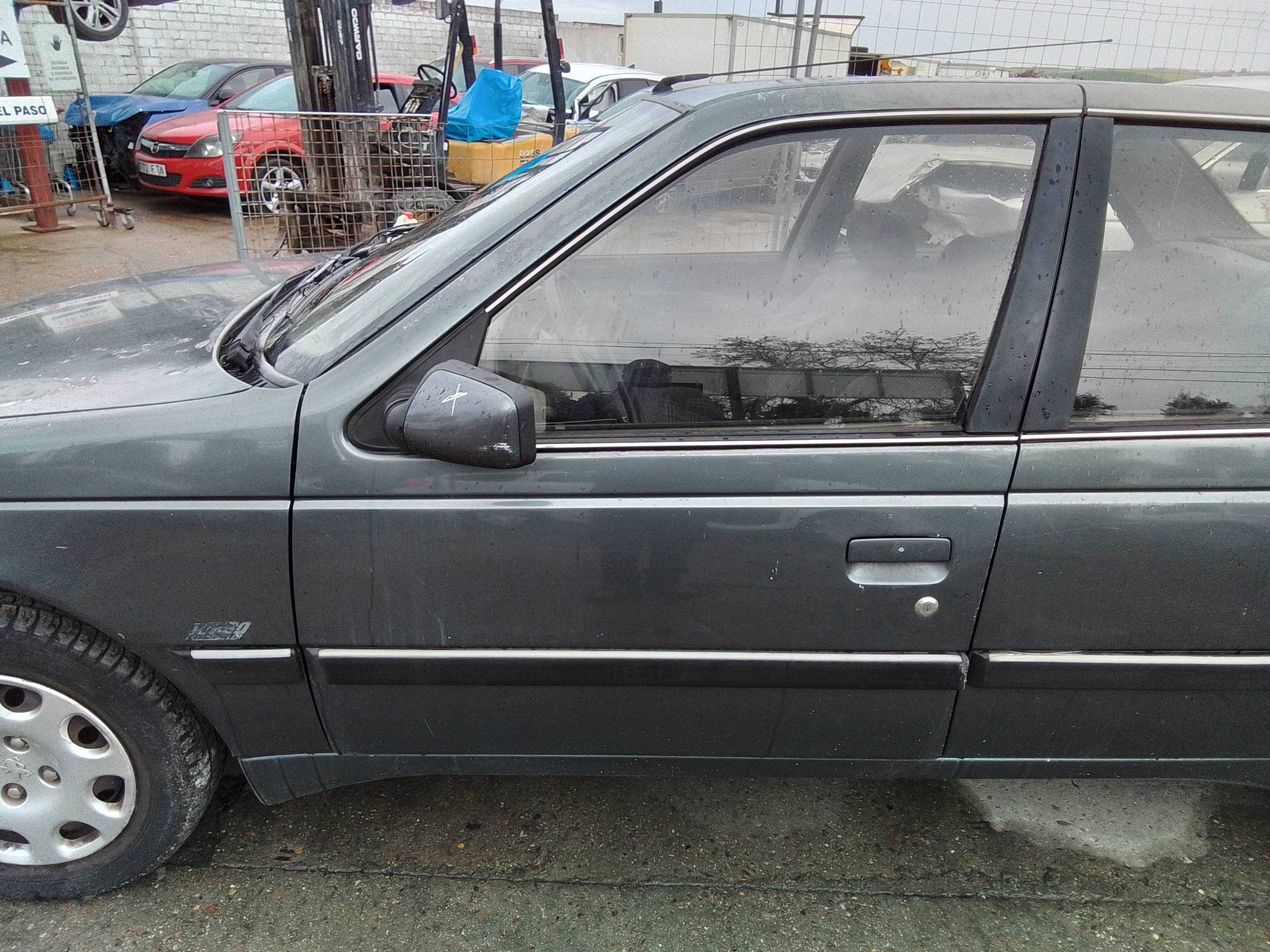 Recambio de puerta delantera izquierda para peugeot 405 berlina srd-turbo exclusive referencia OEM IAM   