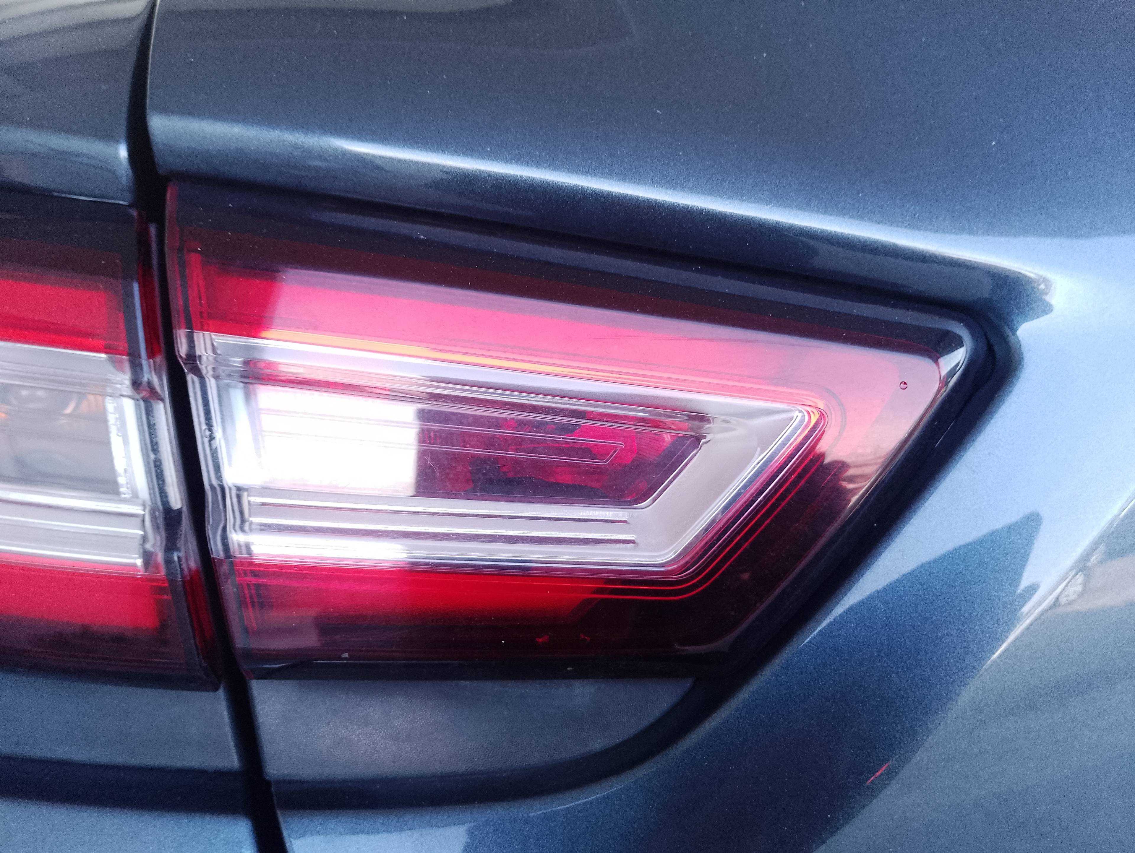 Recambio de piloto porton trasero izquierdo para renault clio iv 1.0 tce referencia OEM IAM   