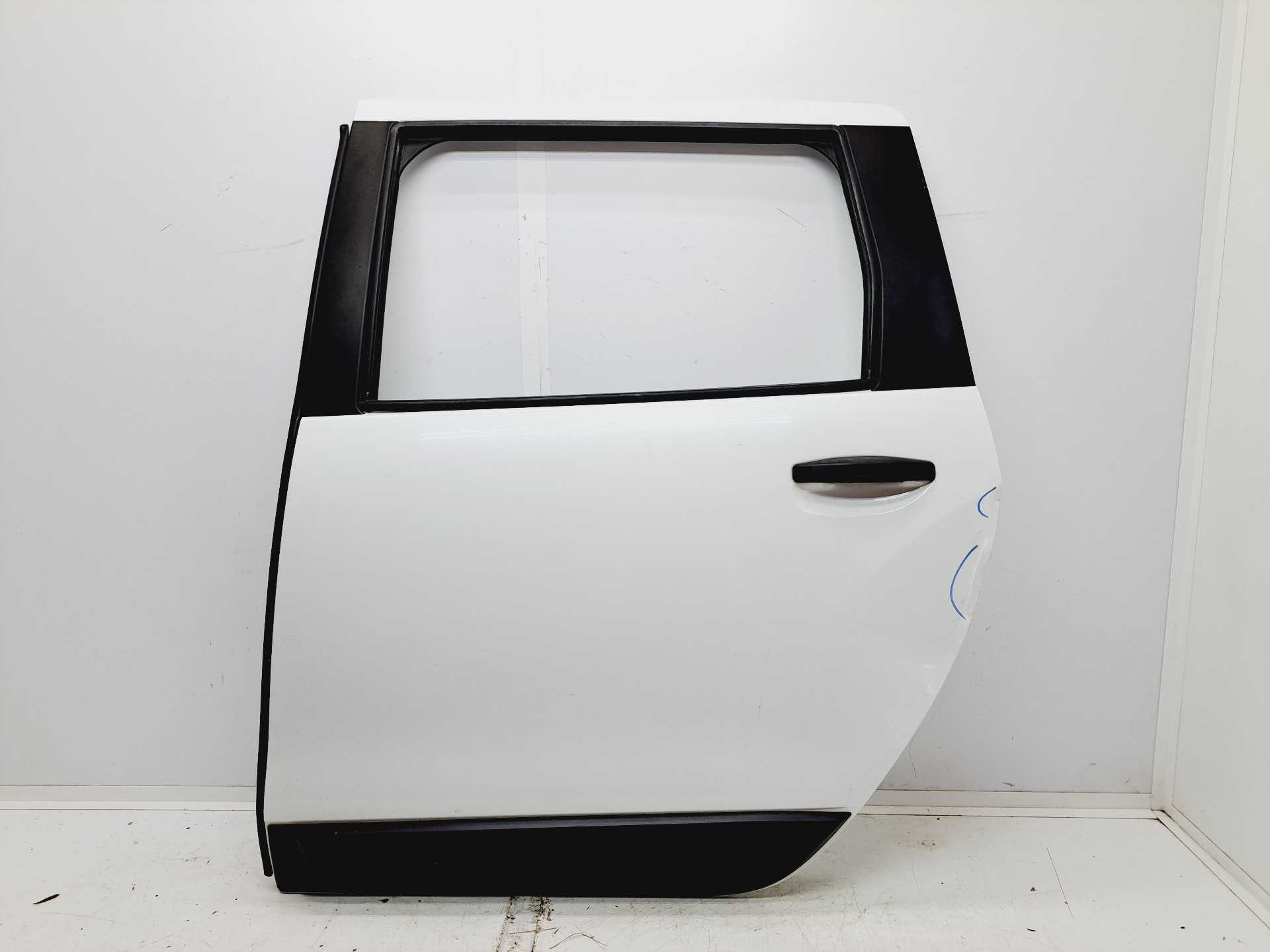 Recambio de puerta trasera izquierda para dacia lodgy comfort referencia OEM IAM 821138086R  